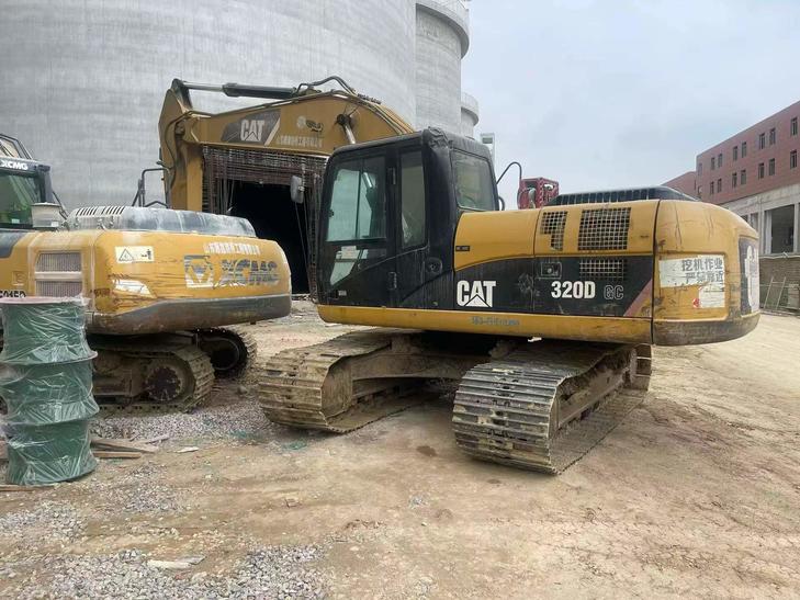 Buy Caterpillar 320D Used Excavator / 1