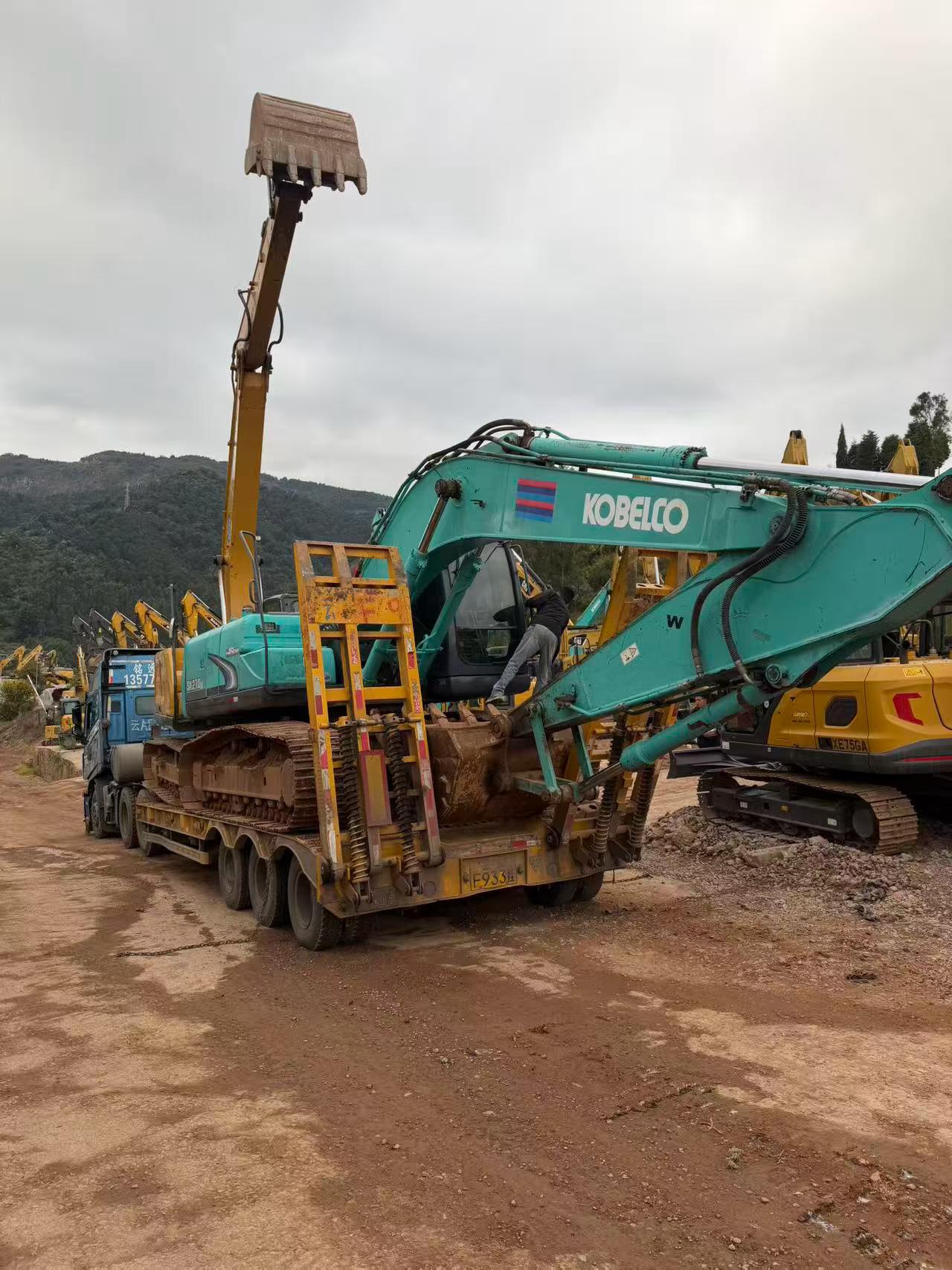 Buy Kobelco SK210 Used Excavator / 3 Buy Kobelco SK210 Used Excavator / 3