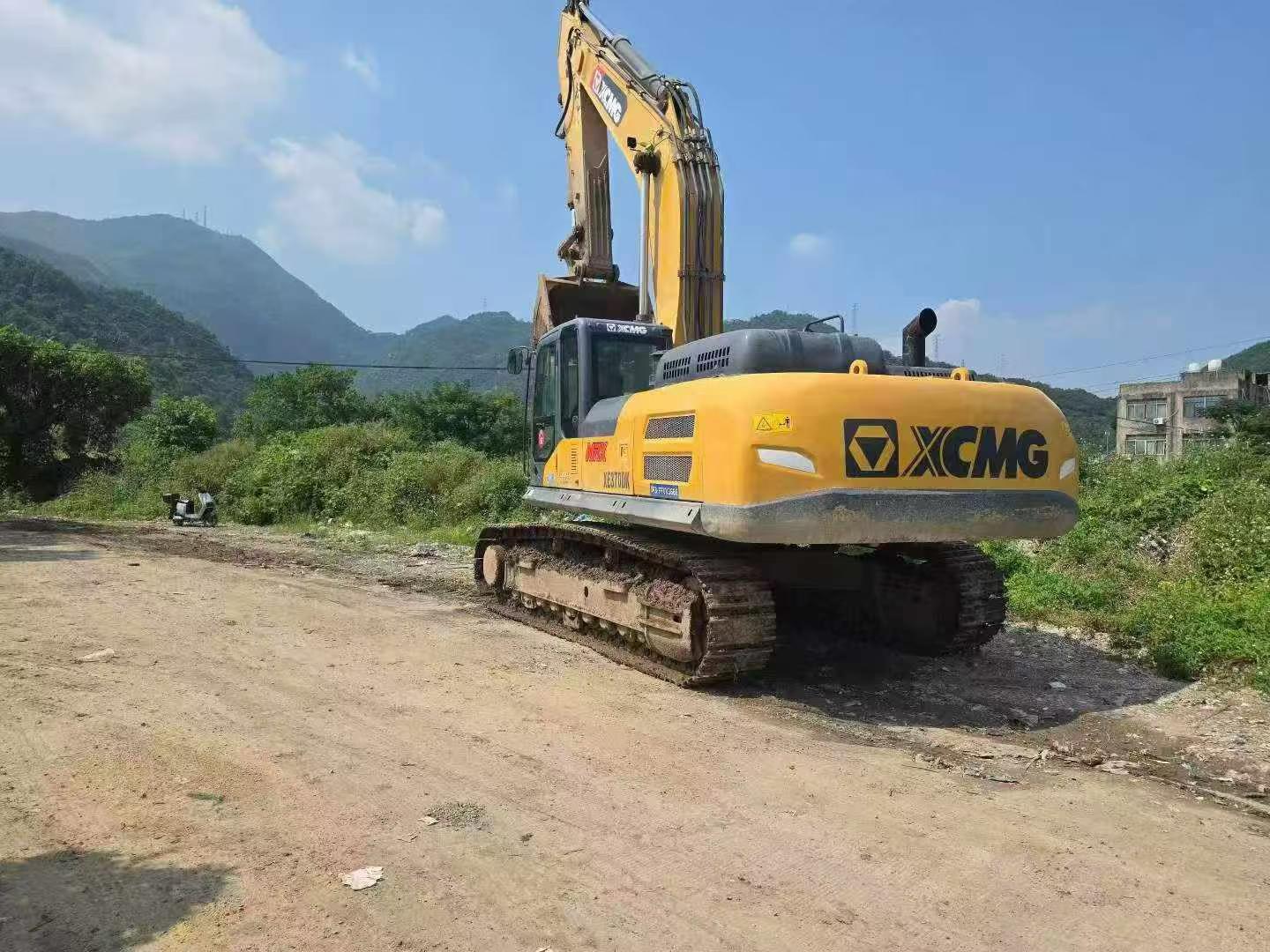 Buy XCMG XE370DK Used Excavator / 3 Buy XCMG XE370DK Used Excavator / 3