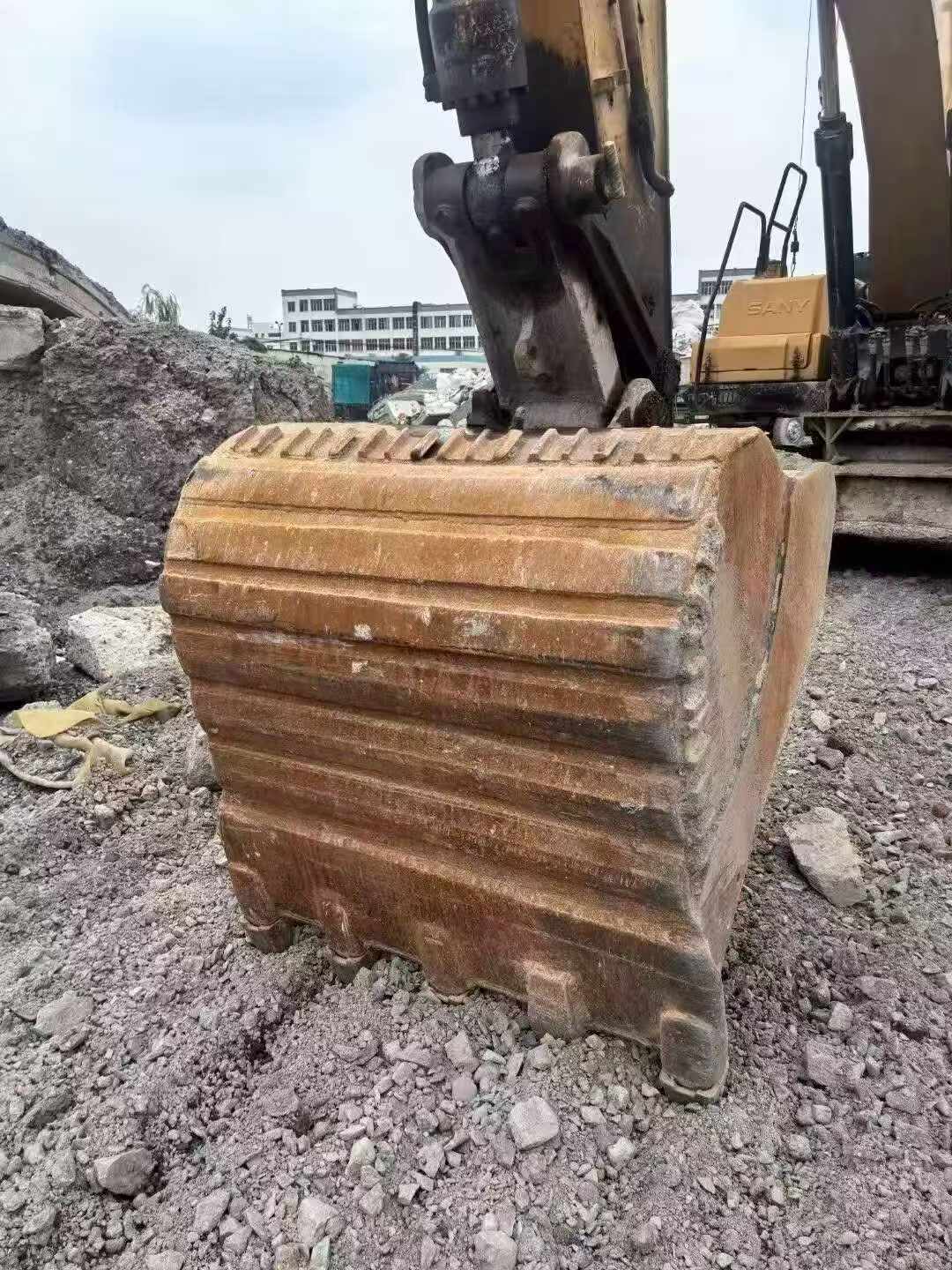 Buy Sany SY245H Used Excavator / 5 Buy Sany SY245H Used Excavator / 5