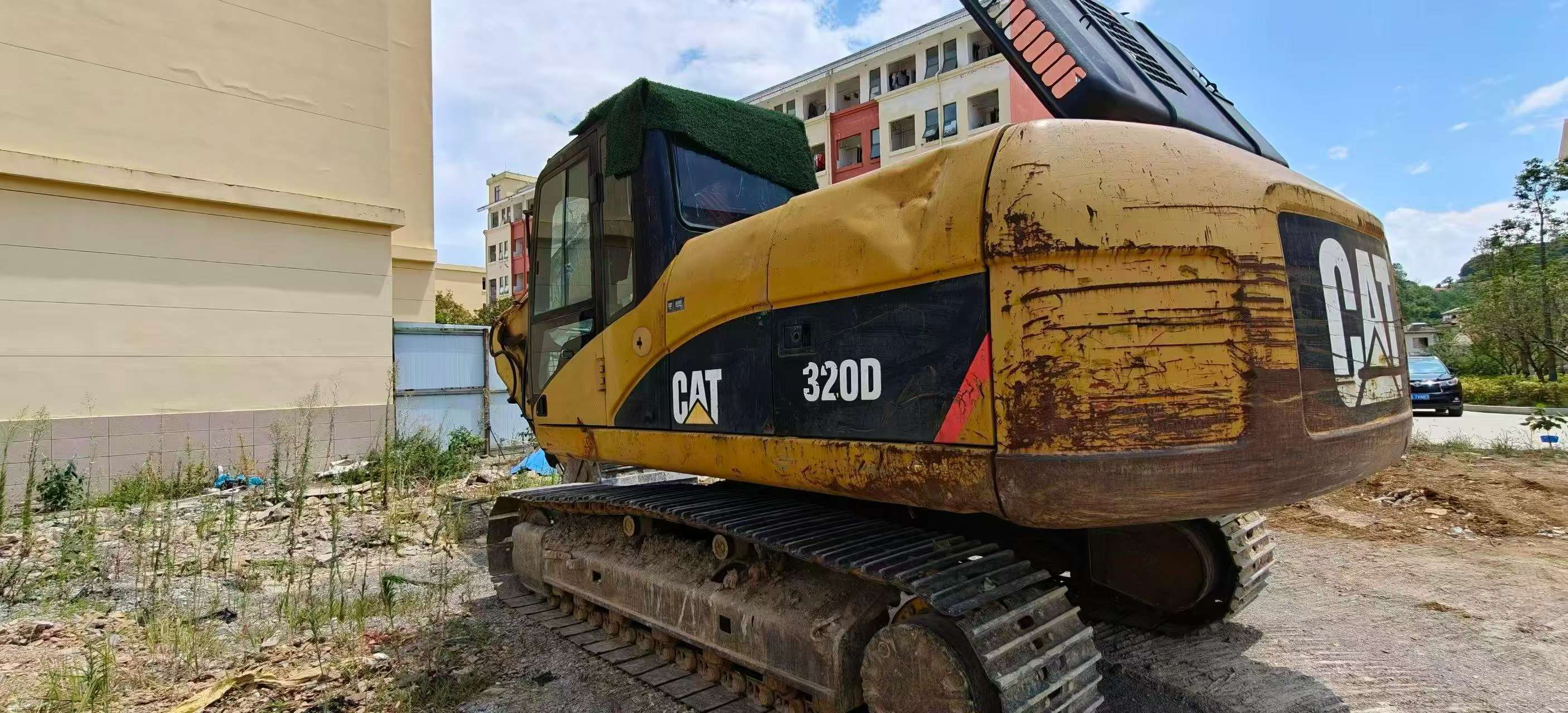 Buy Caterpillar 320A Used Excavator / 1