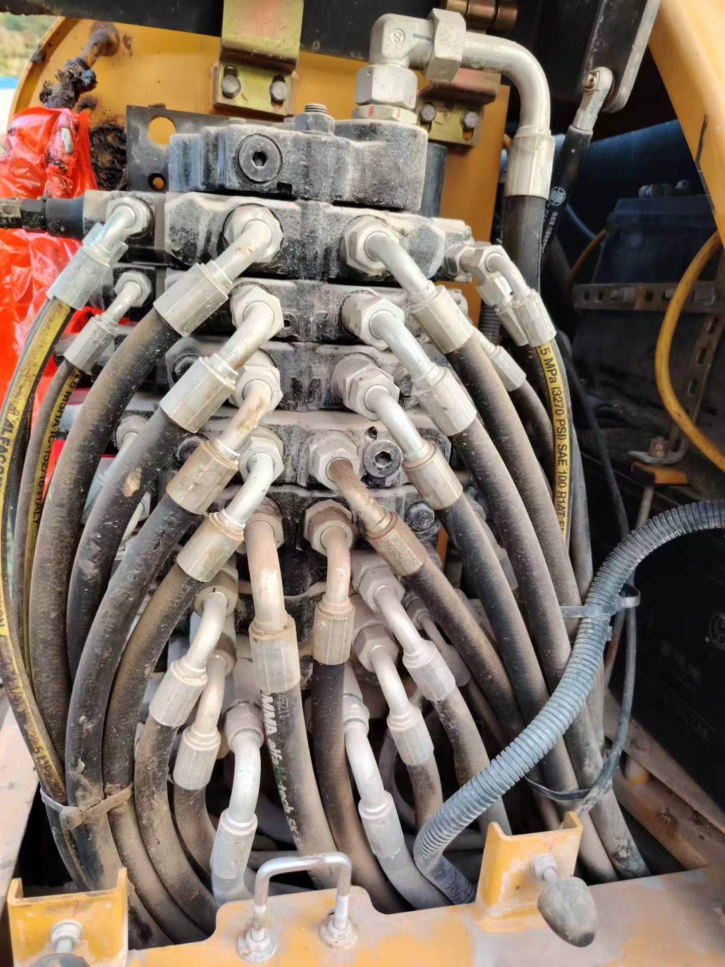 Buy XCMG XE60D Used Excavator / 4