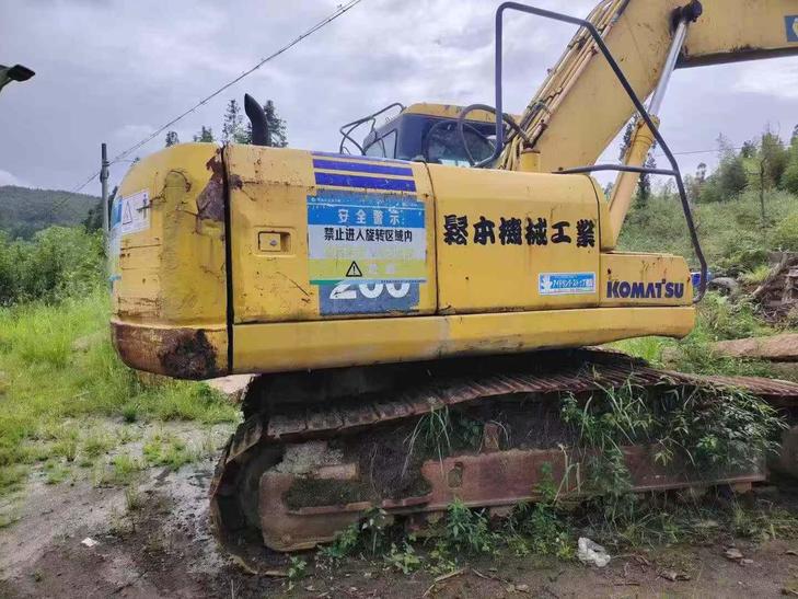 Buy Komatsu PC200-7 Used Excavator / 1