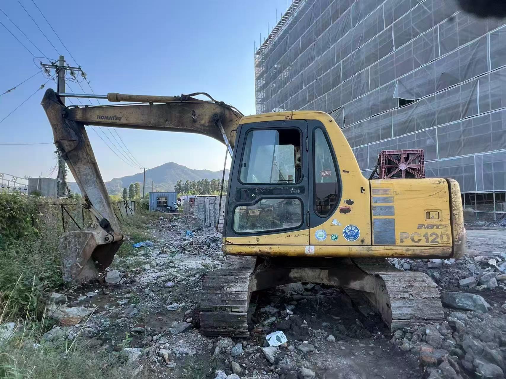 Buy Komatsu PC120-6 Used Excavator / 1