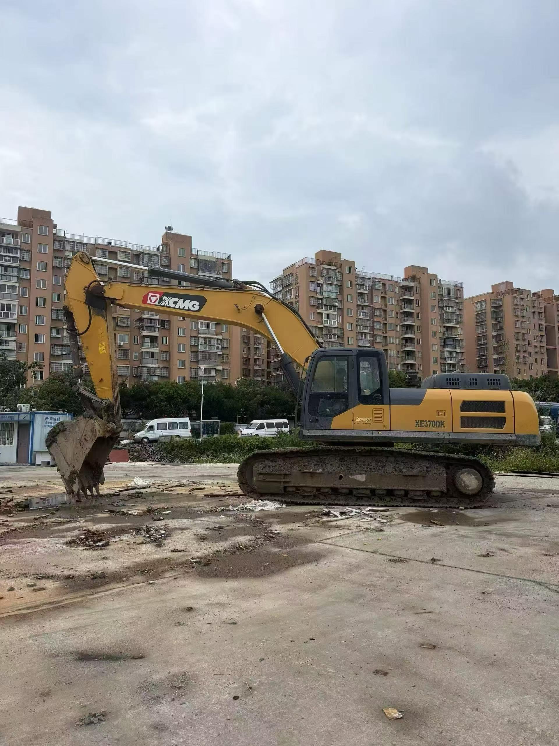 Buy XCMG XE370 Used Excavator / 1