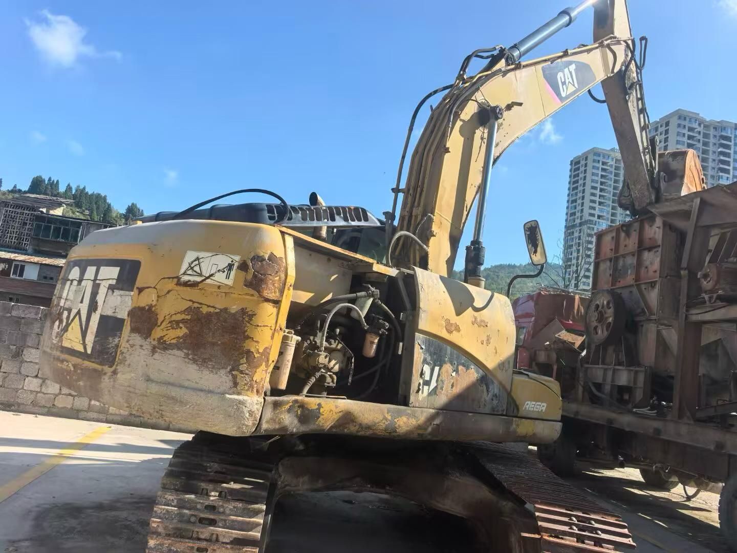 Buy Caterpillar 320D Used Excavator / 2 Buy Caterpillar 320D Used Excavator / 2