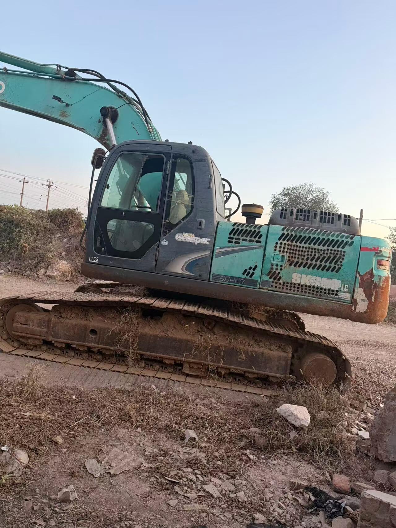 Buy Kobelco SK260 Used Excavator / 3 Buy Kobelco SK260 Used Excavator / 3