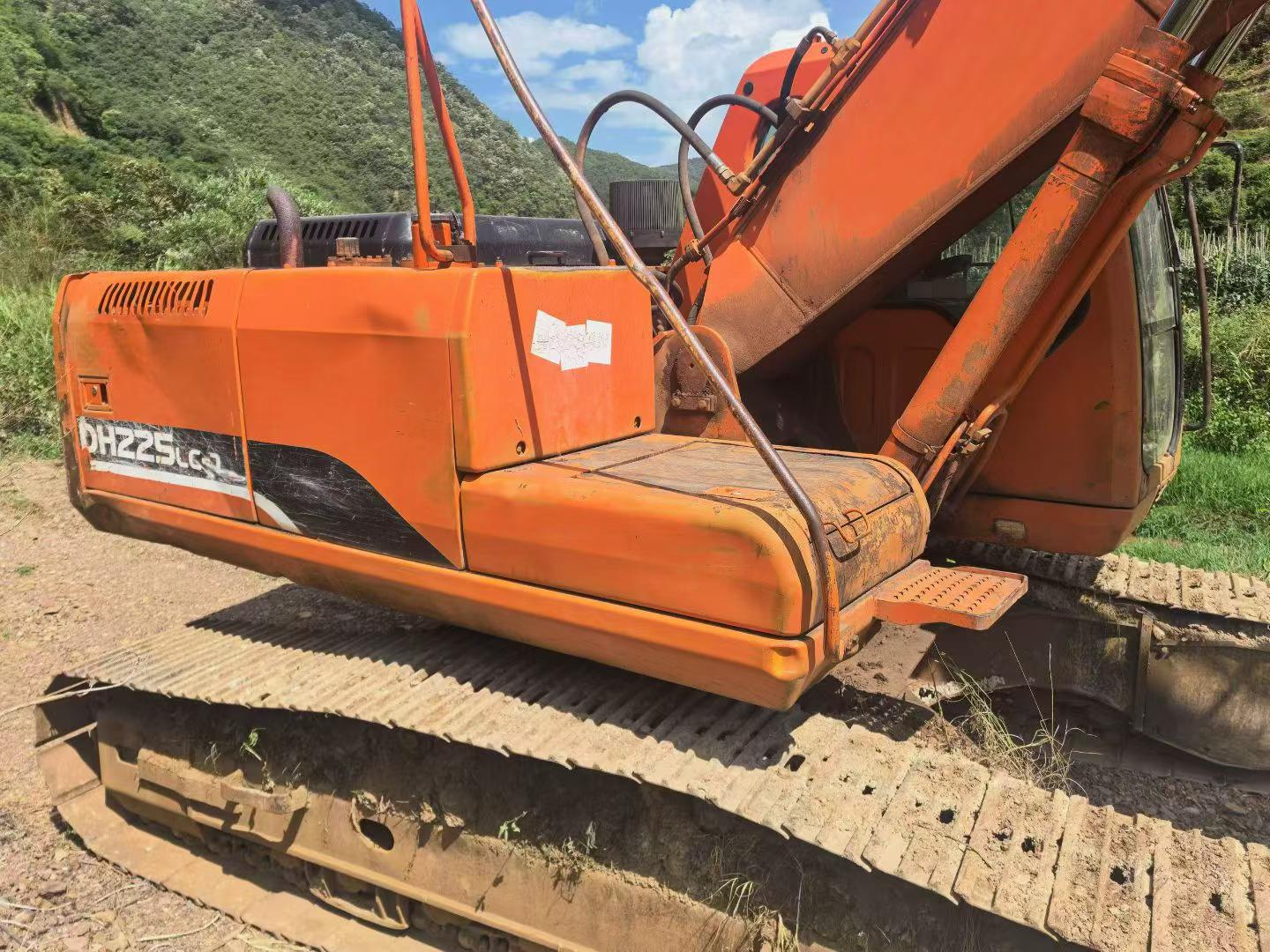 Buy Doosan DH225-7 Used Excavator / 3 Buy Doosan DH225-7 Used Excavator / 3