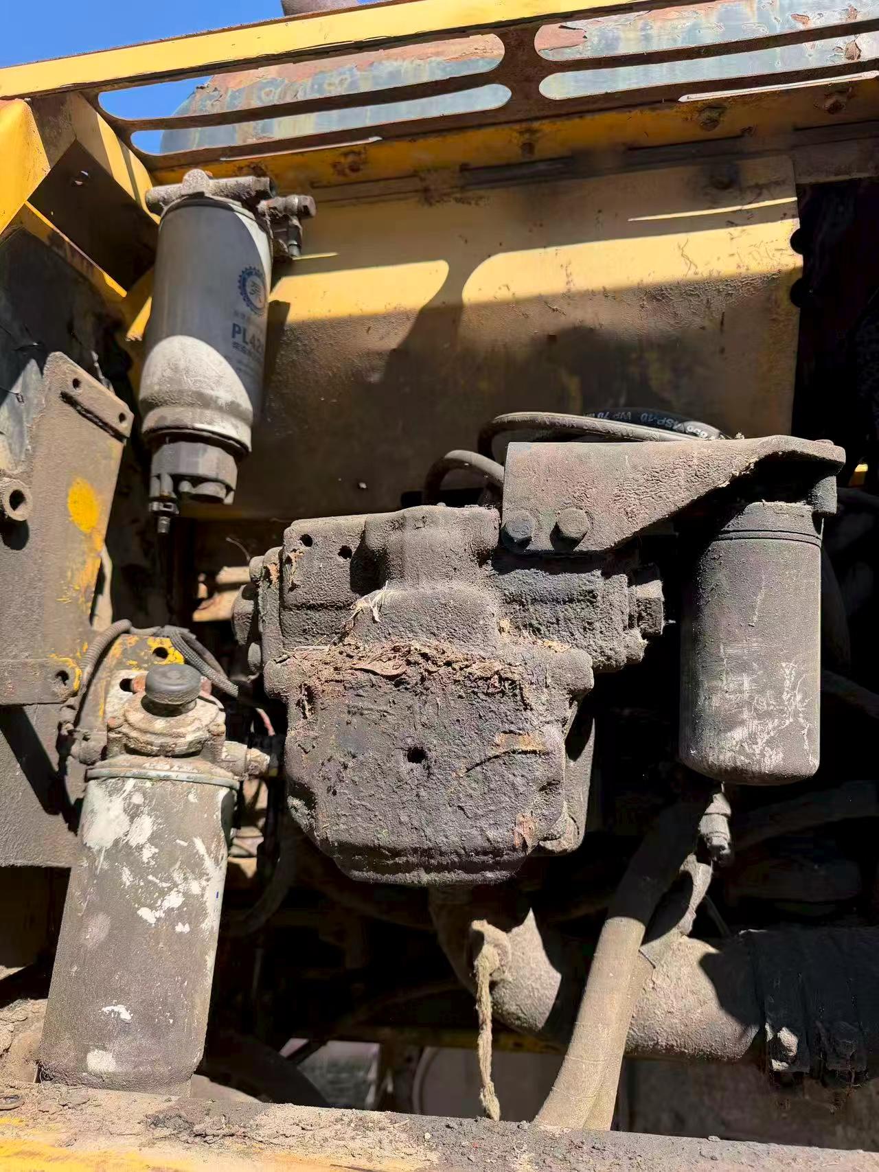 Buy Komatsu PC240-6 Used Excavator / 4 Buy Komatsu PC240-6 Used Excavator / 4