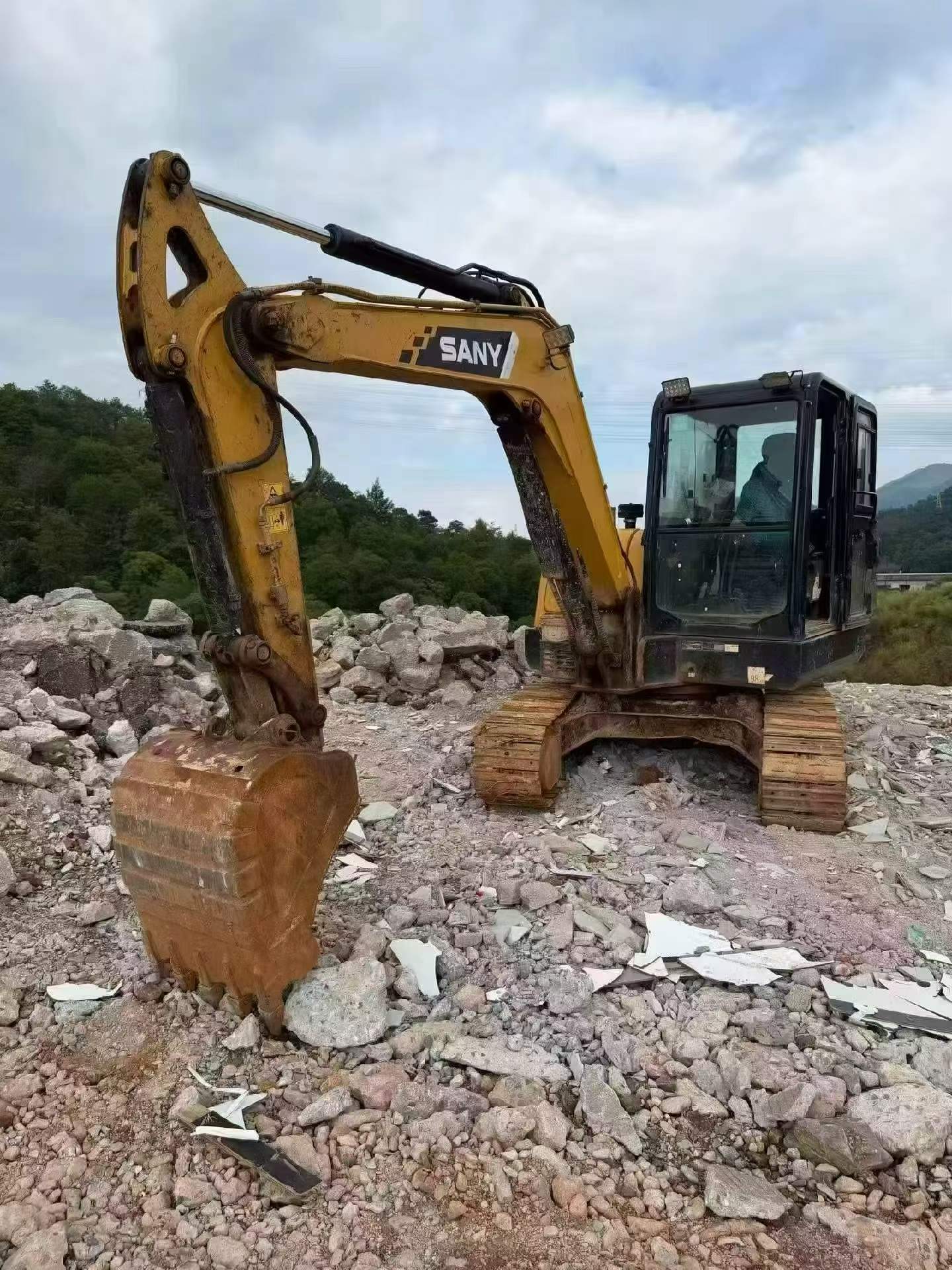 Buy Sany SY55 Used Excavator / 1