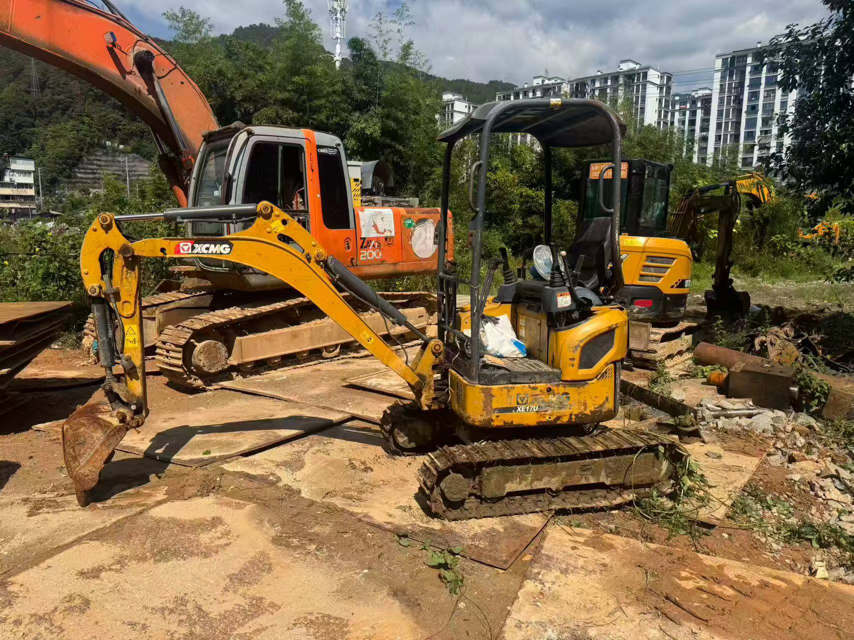 Buy XCMG XE17U Used Excavator / 4