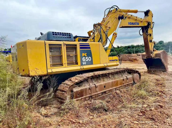 Buy Komatsu PC650LC-8E0 Used Excavator / 1