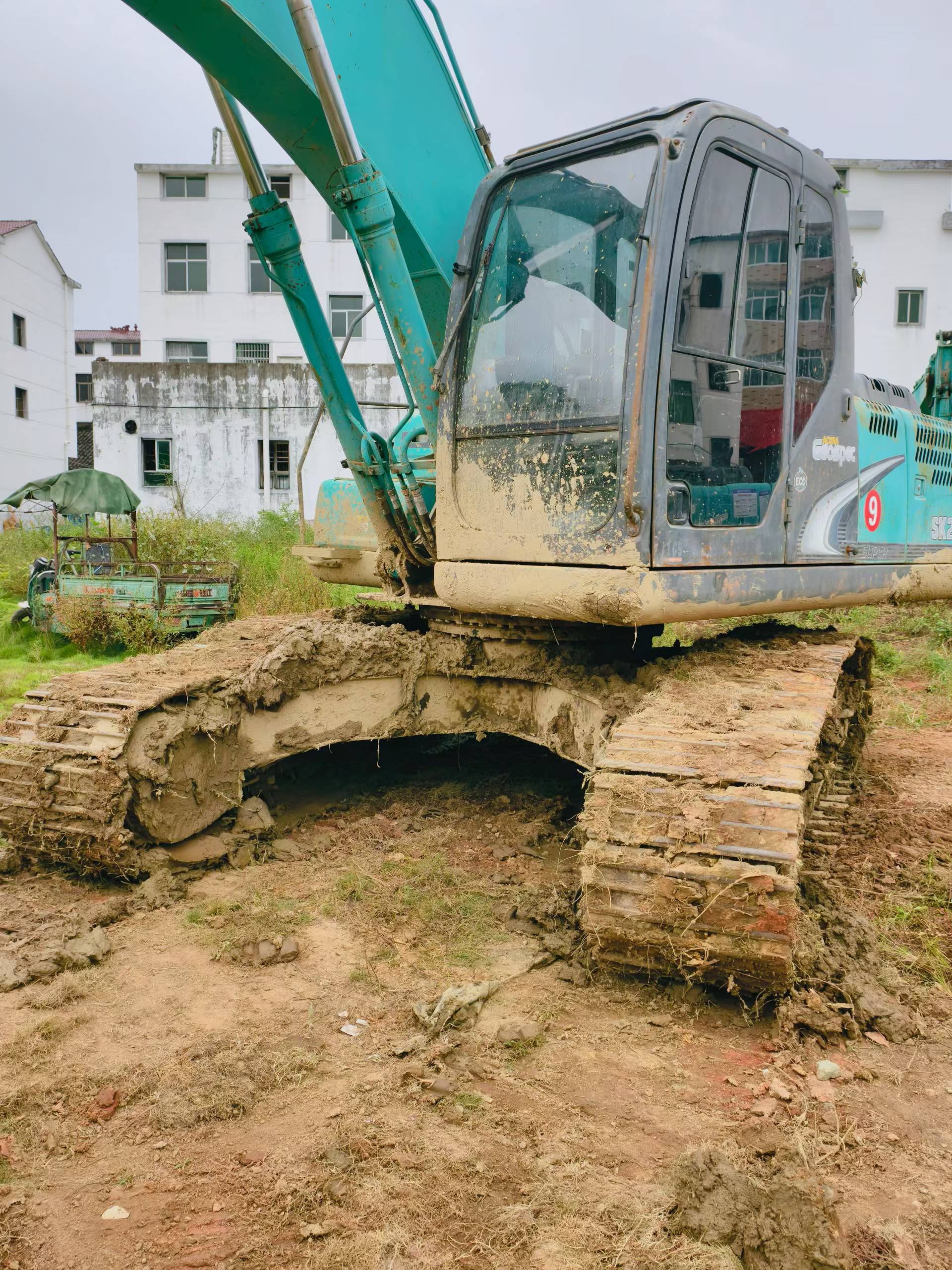 Buy Kobelco SK210 Used Excavator / 1