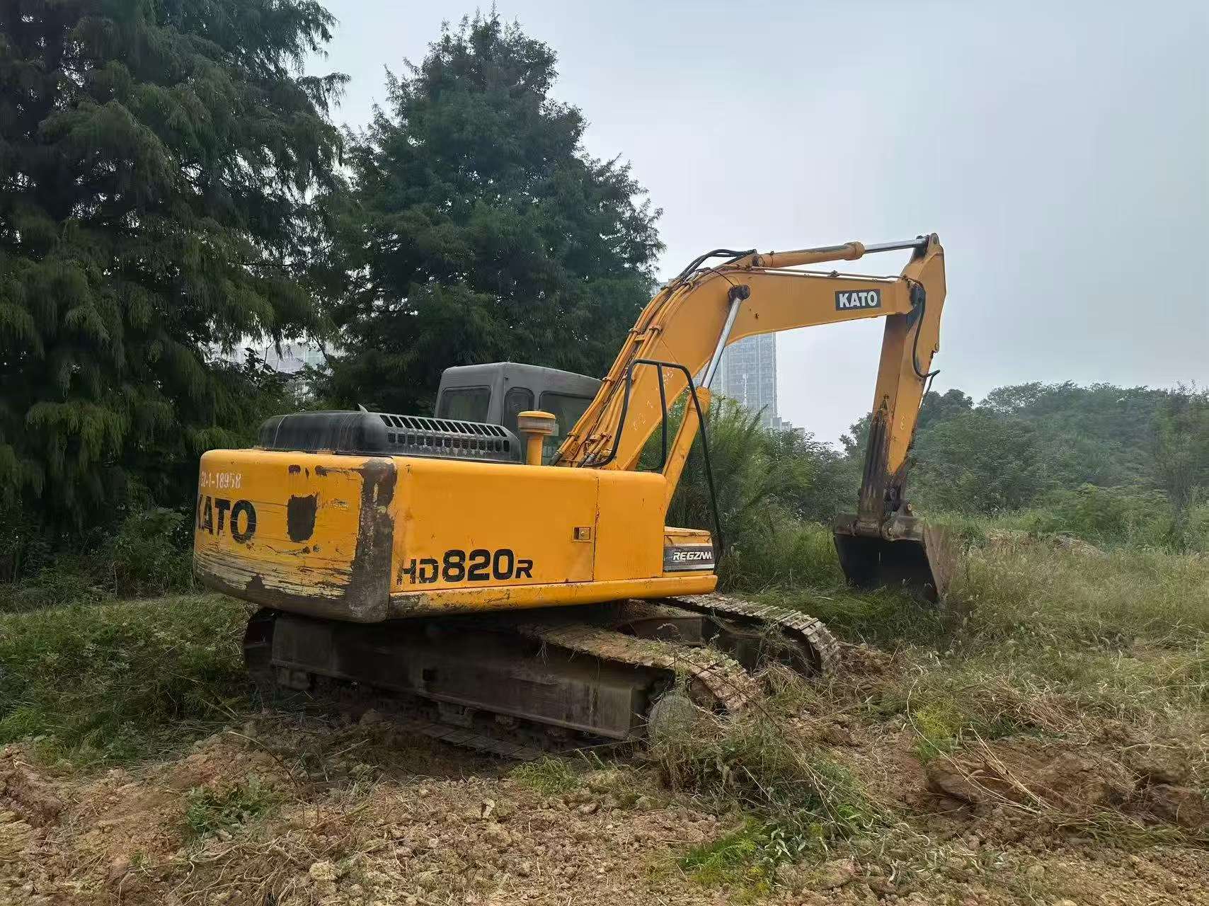 Buy Kato HD820 Used Excavator / 6
