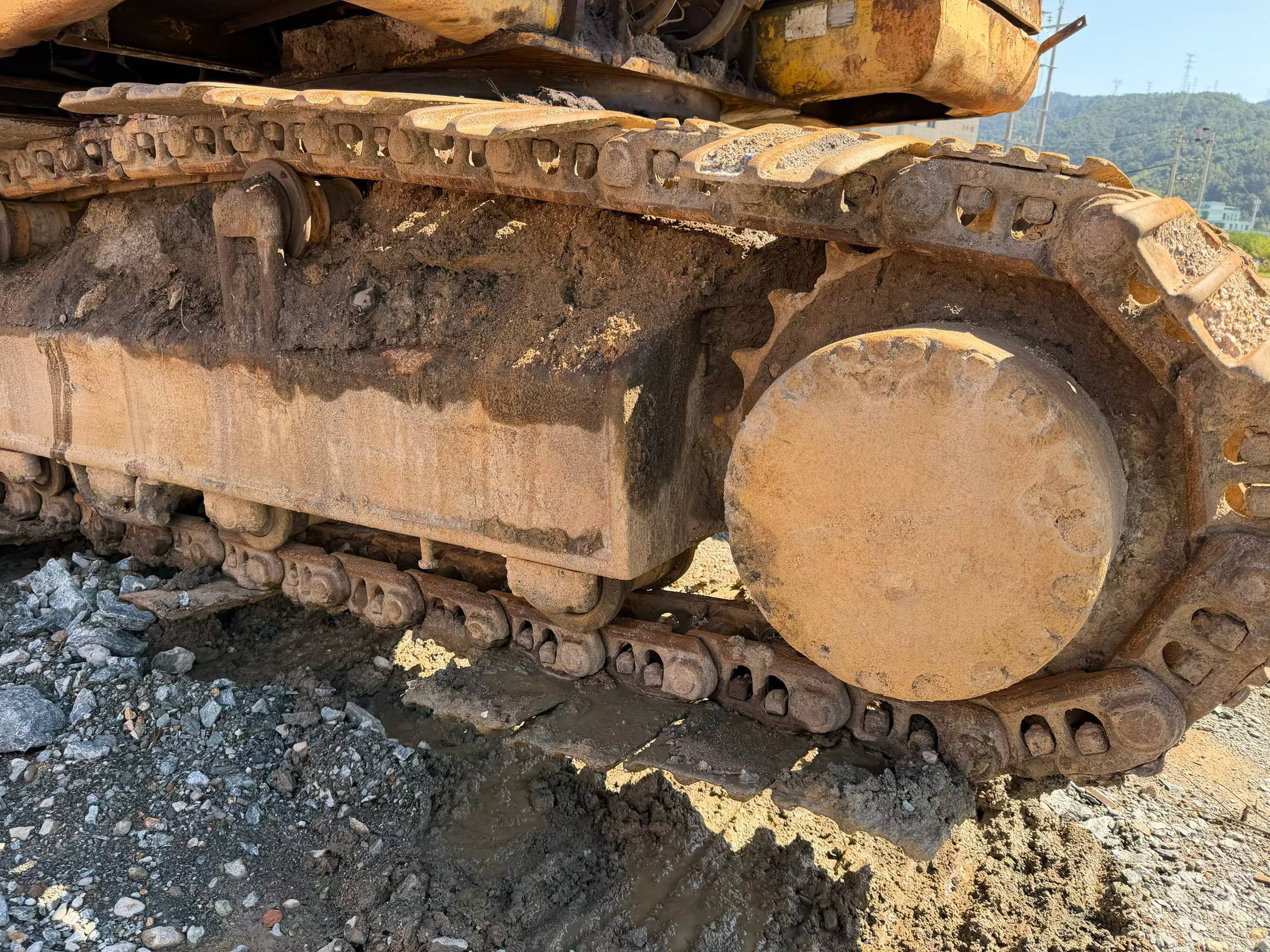 Buy Komatsu PC200-7 Used Excavator / 6 Buy Komatsu PC200-7 Used Excavator / 6