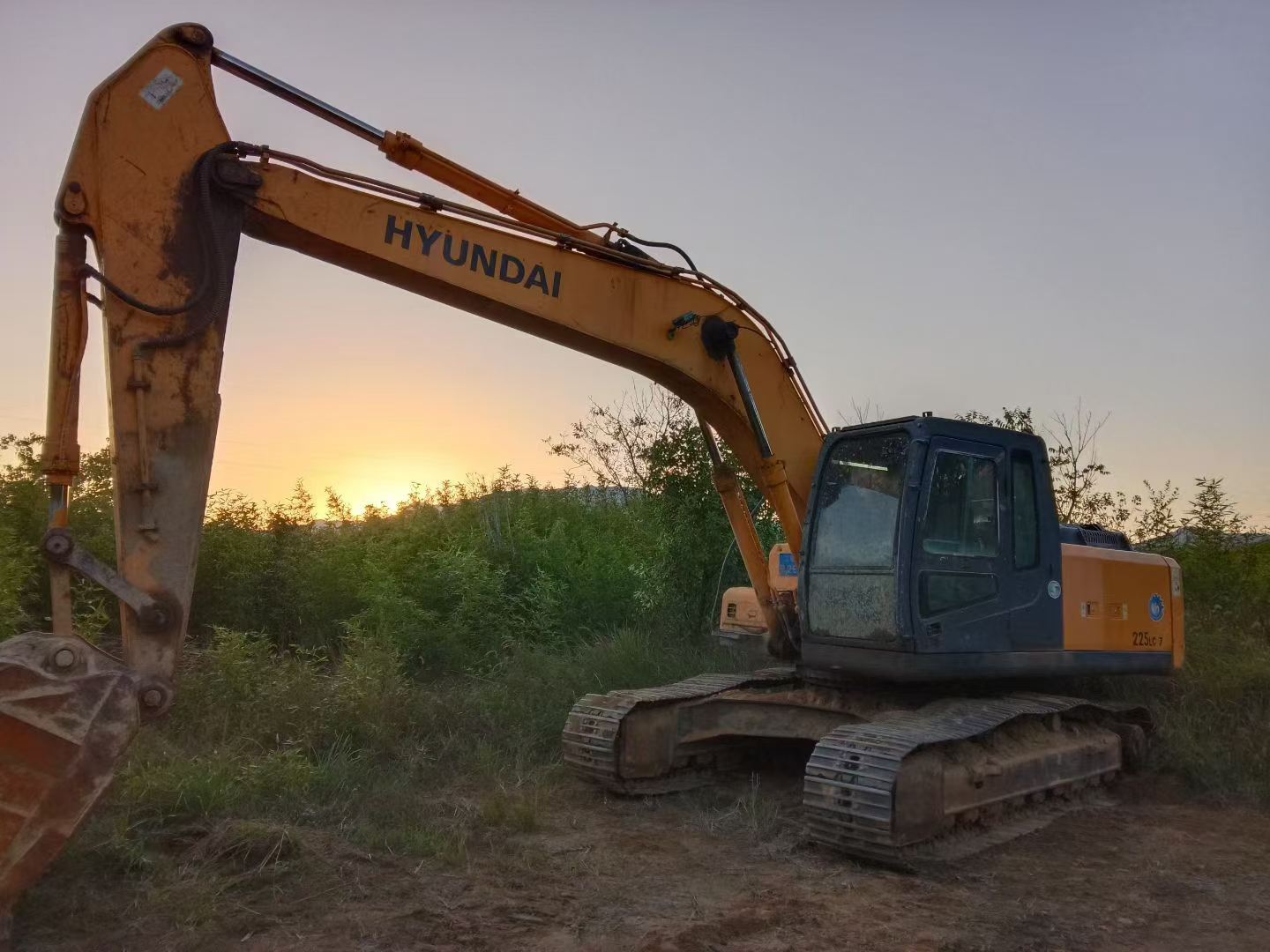 Buy Hyundai R225-7 Used Excavator / 1
