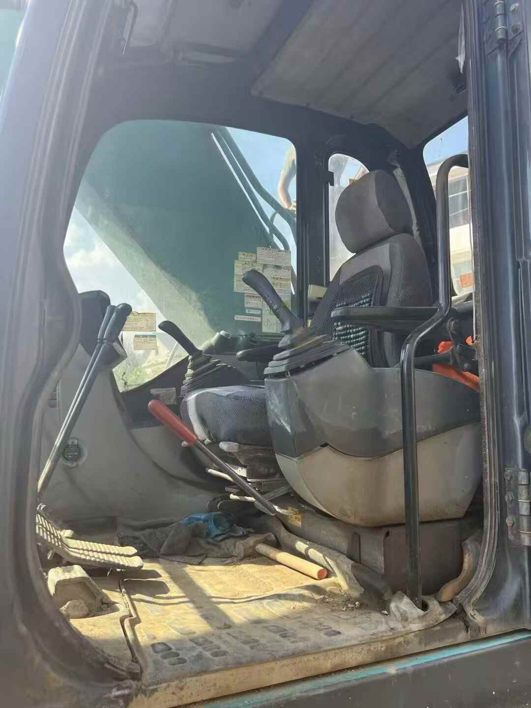 Buy Kobelco SK200-11 Used Excavator / 7 Buy Kobelco SK200-11 Used Excavator / 7