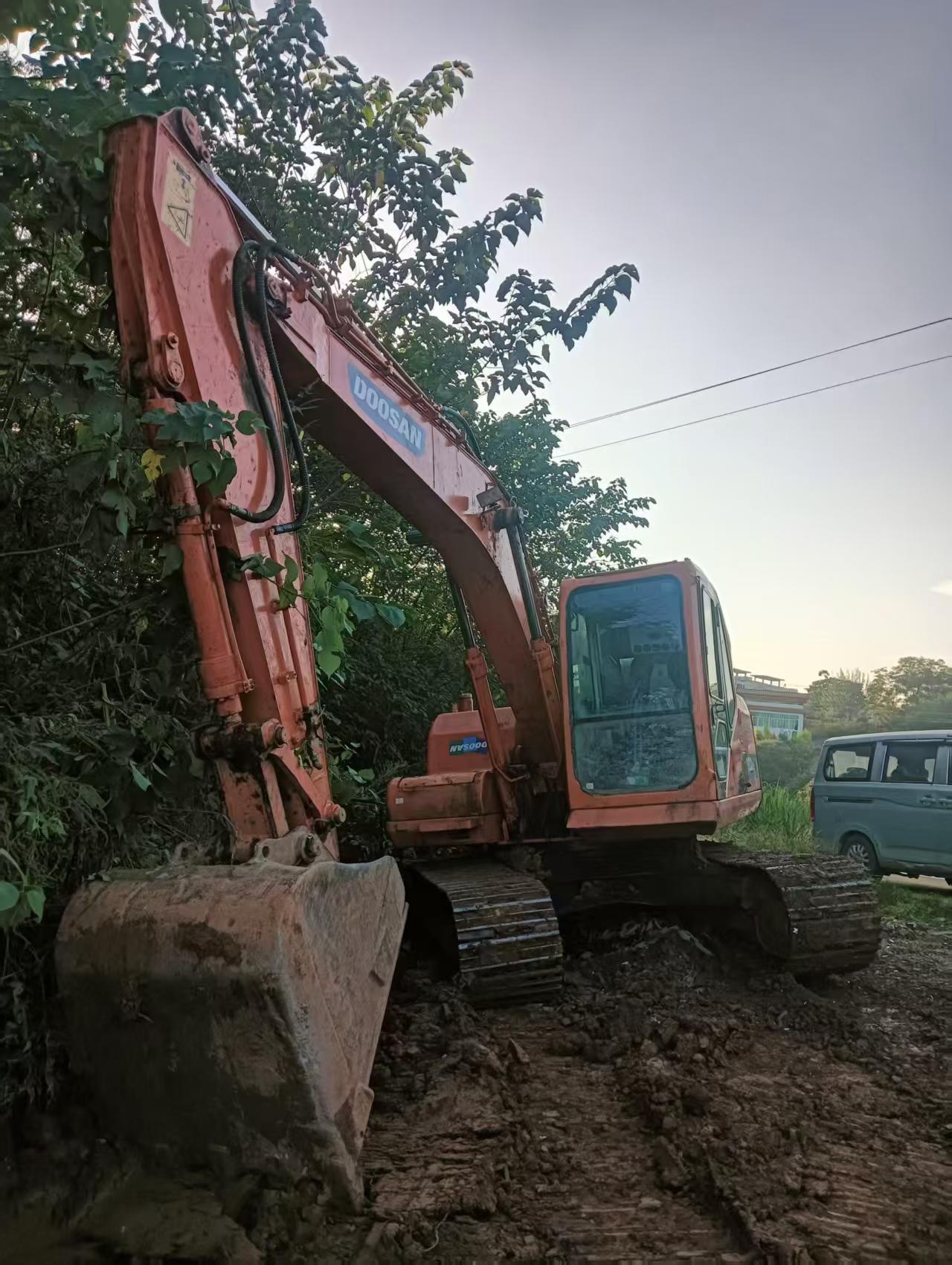 Buy Doosan DH150 Used Excavator / 6