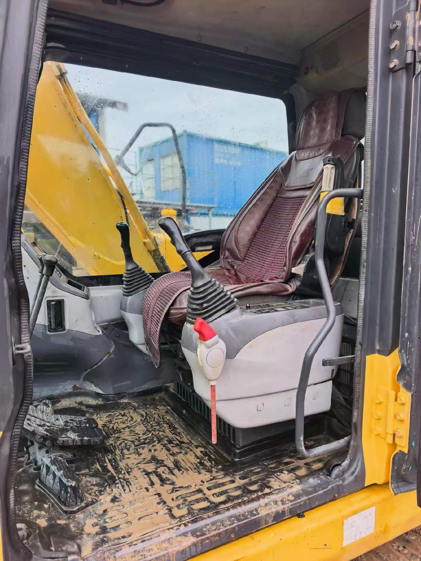 Buy Komatsu PC110-7 Used Excavator / 4 Buy Komatsu PC110-7 Used Excavator / 4