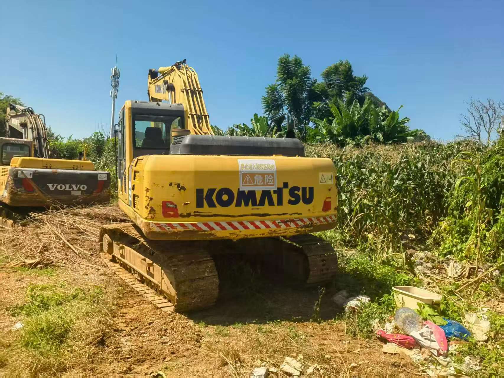 Buy Komatsu PC220-8 Used Excavator / 5 Buy Komatsu PC220-8 Used Excavator / 5