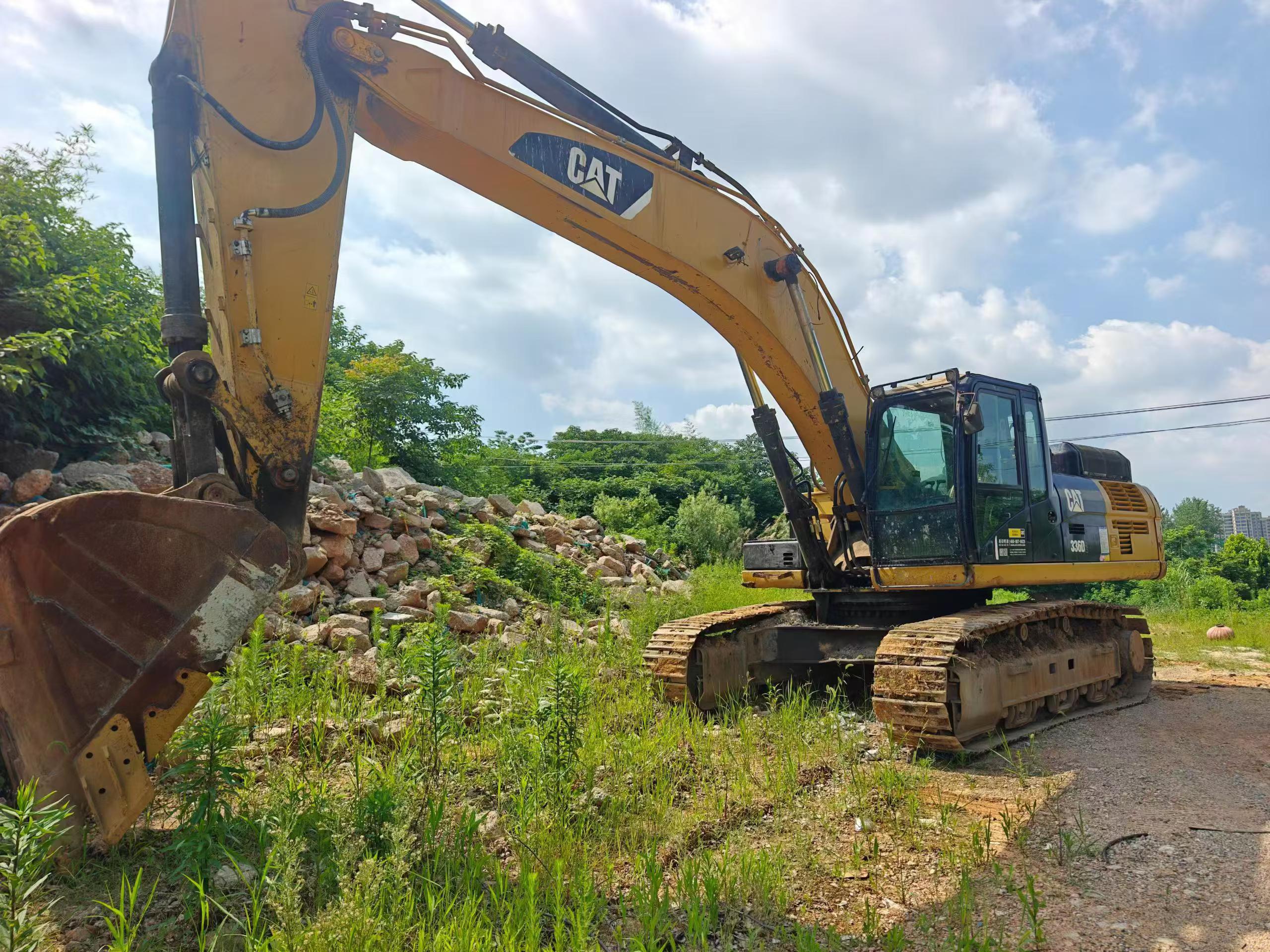 Buy Caterpillar CT20 Used Excavator / 4 Buy Caterpillar CT20 Used Excavator / 4