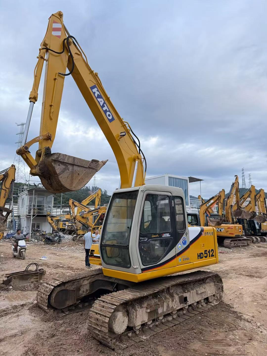 Buy Kato HD512-6 Used Excavator / 3