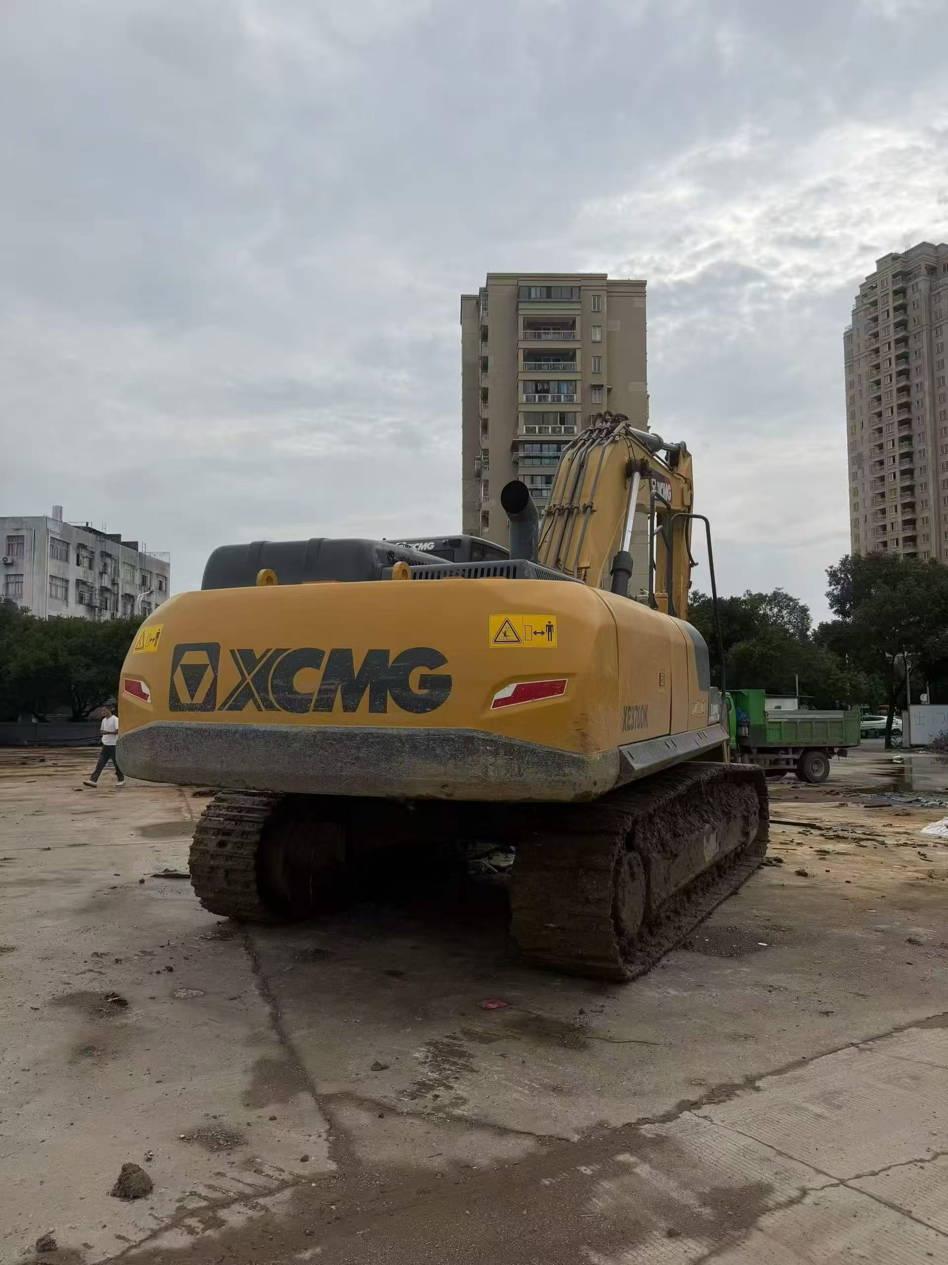 Buy XCMG XE370 Used Excavator / 3 Buy XCMG XE370 Used Excavator / 3