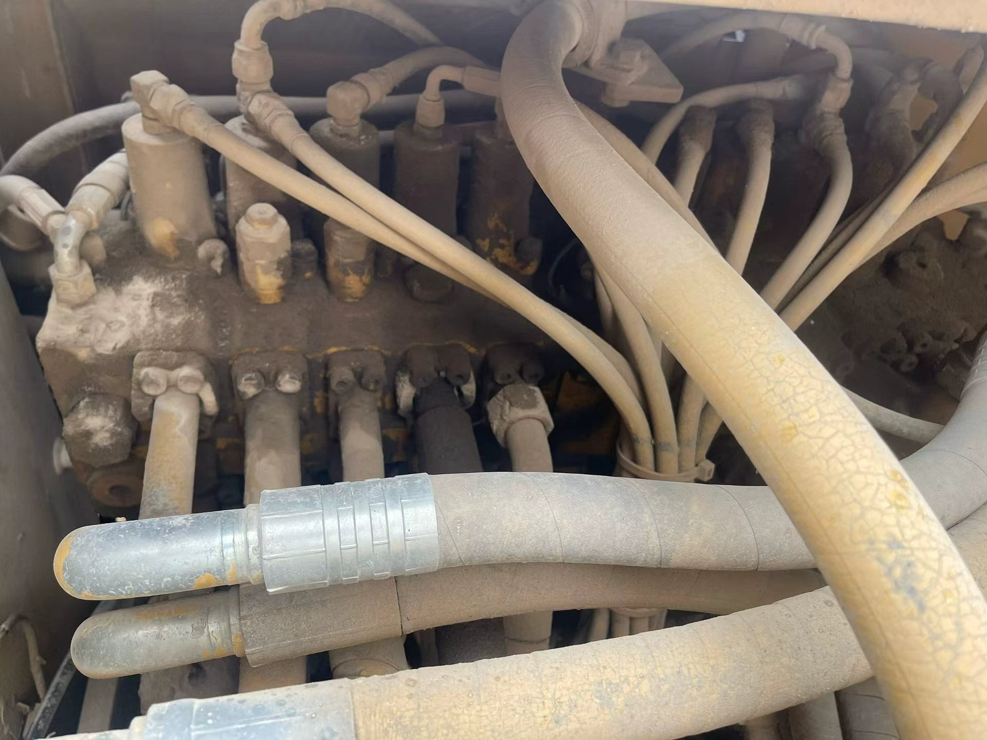 Buy Caterpillar 320D Used Excavator / 3 Buy Caterpillar 320D Used Excavator / 3