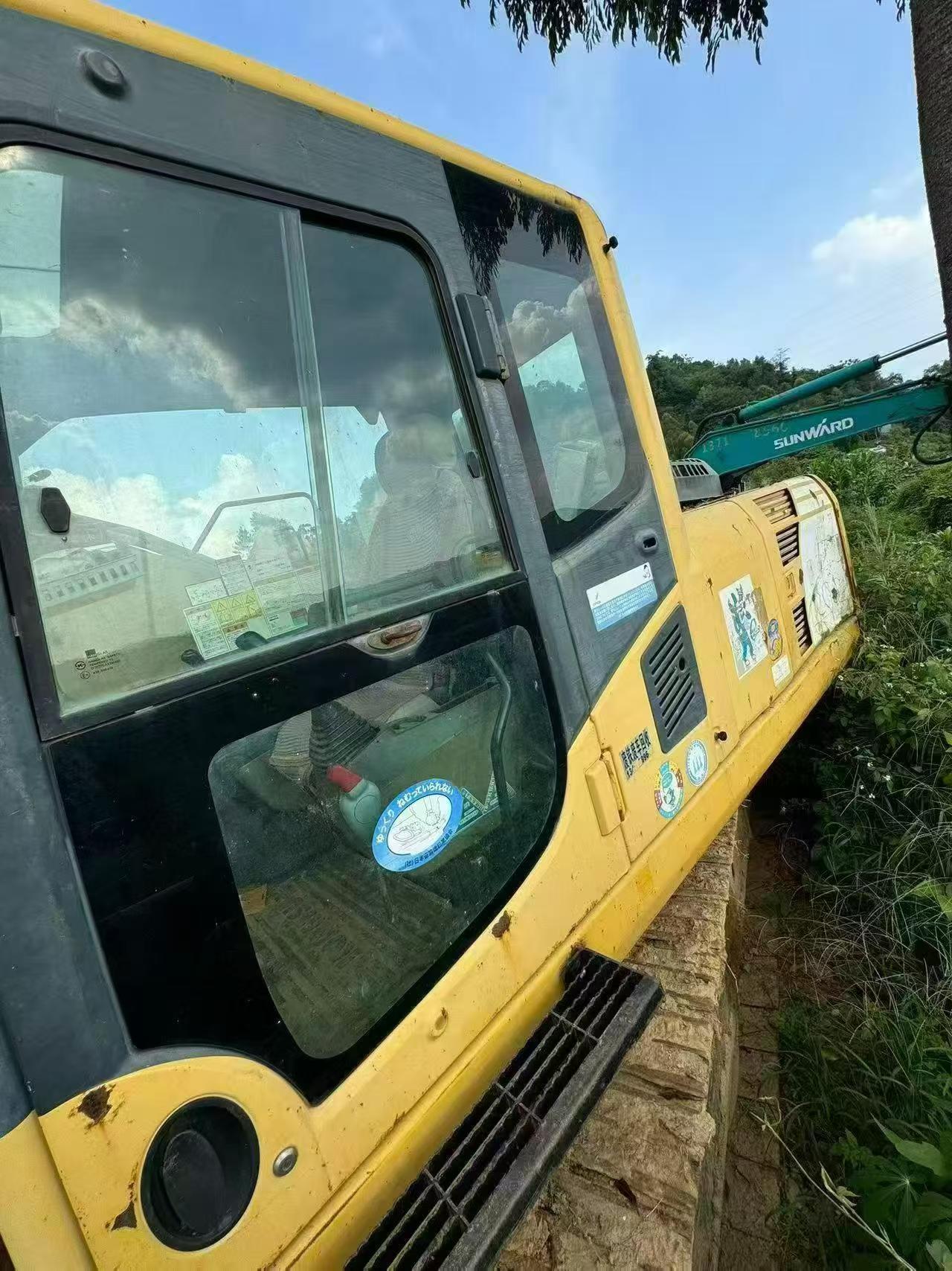 Buy Komatsu PC200-8N1 Used Excavator / 2 Buy Komatsu PC200-8N1 Used Excavator / 2