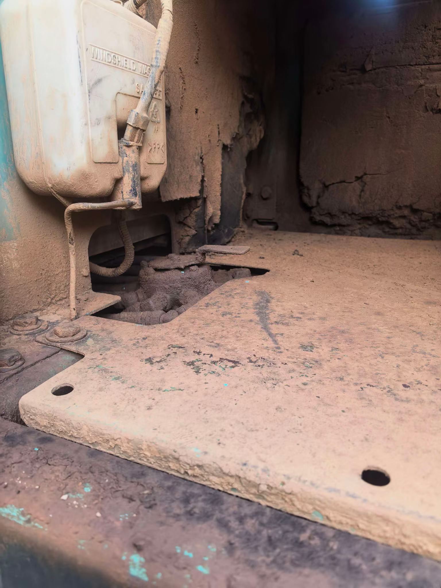Buy Kobelco SK200-2 Used Excavator / 3 Buy Kobelco SK200-2 Used Excavator / 3