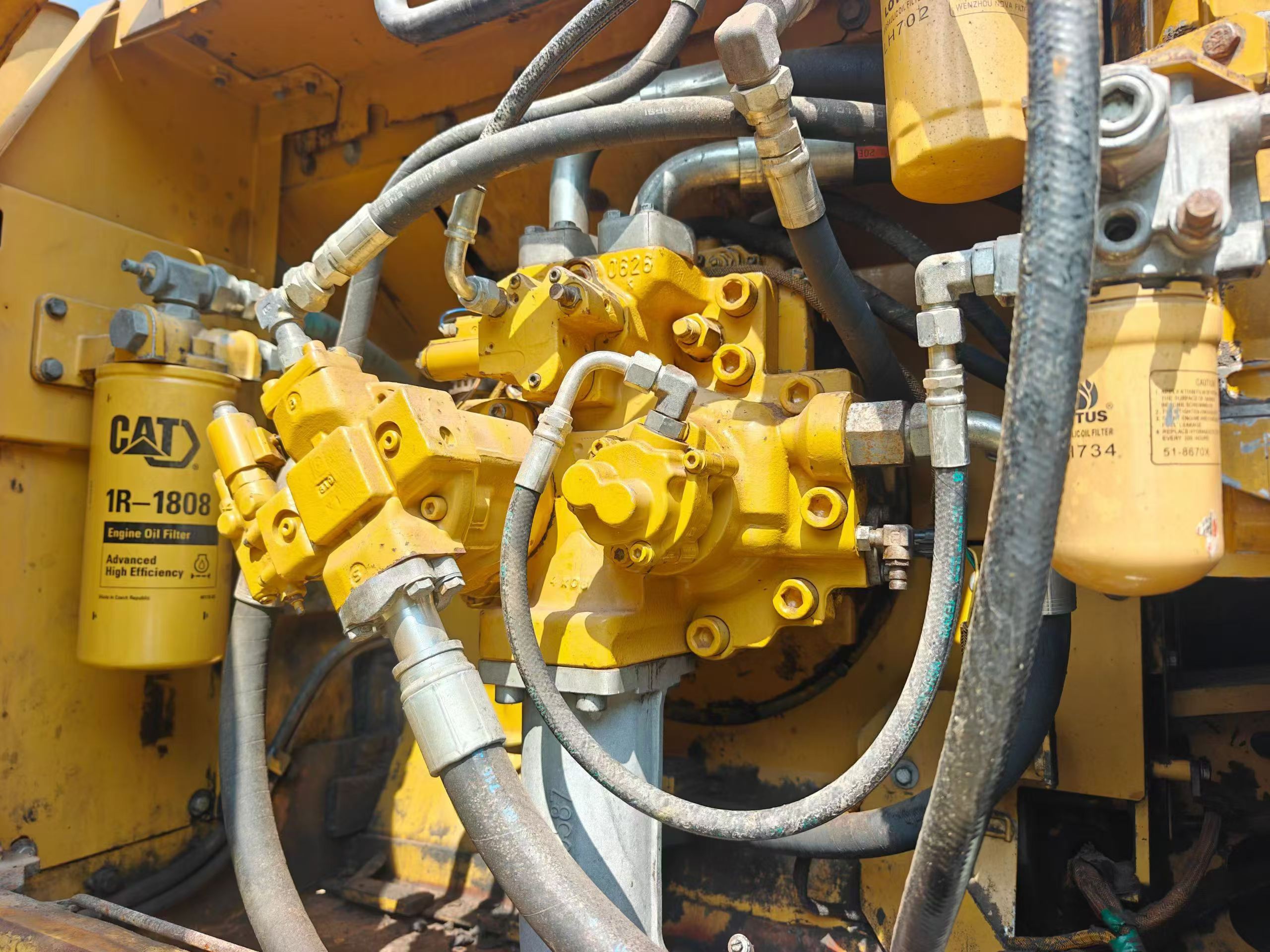 Buy Caterpillar CT20 Used Excavator / 5 Buy Caterpillar CT20 Used Excavator / 5