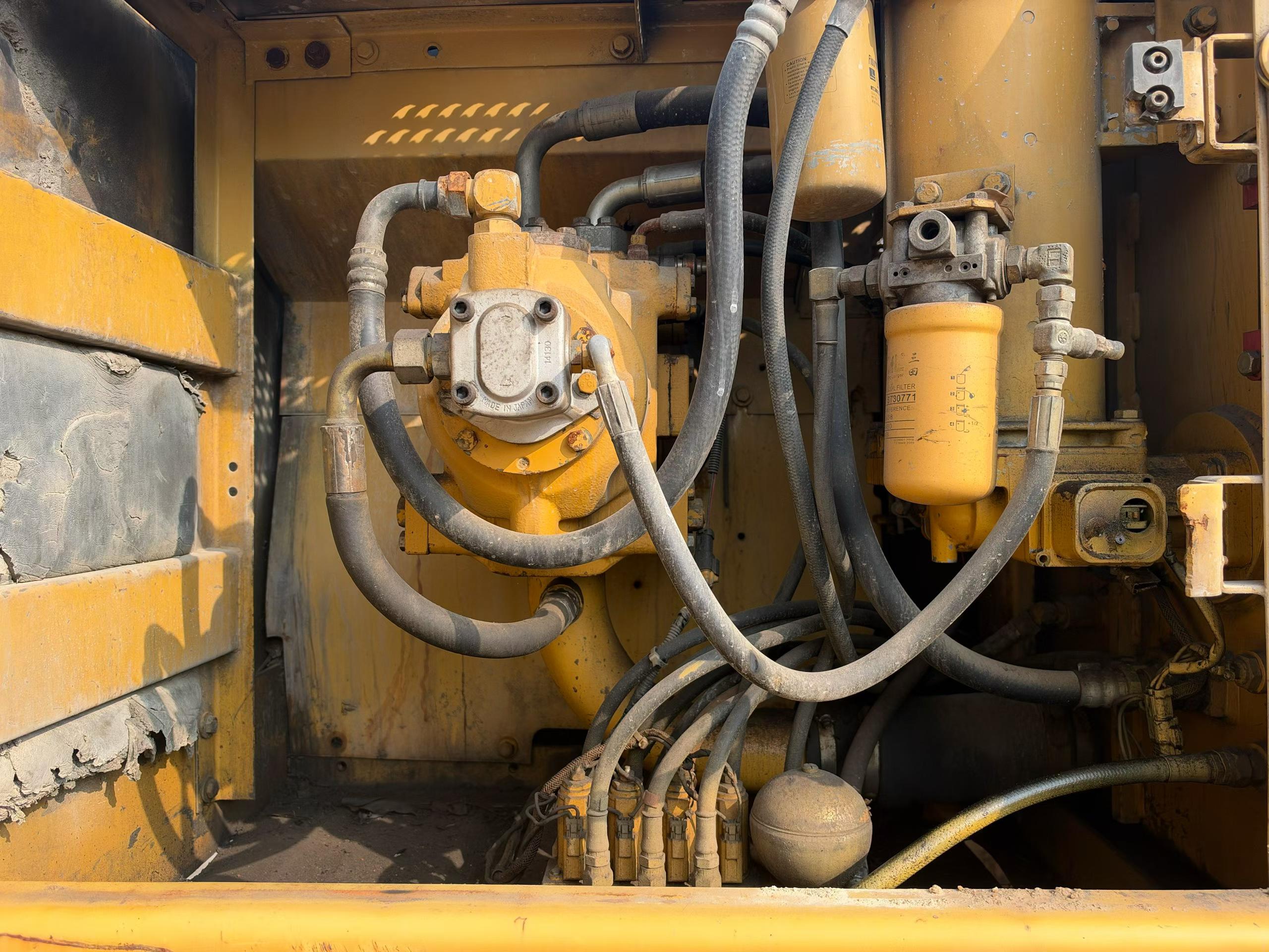 Buy Caterpillar 320B Used Excavator / 2 Buy Caterpillar 320B Used Excavator / 2