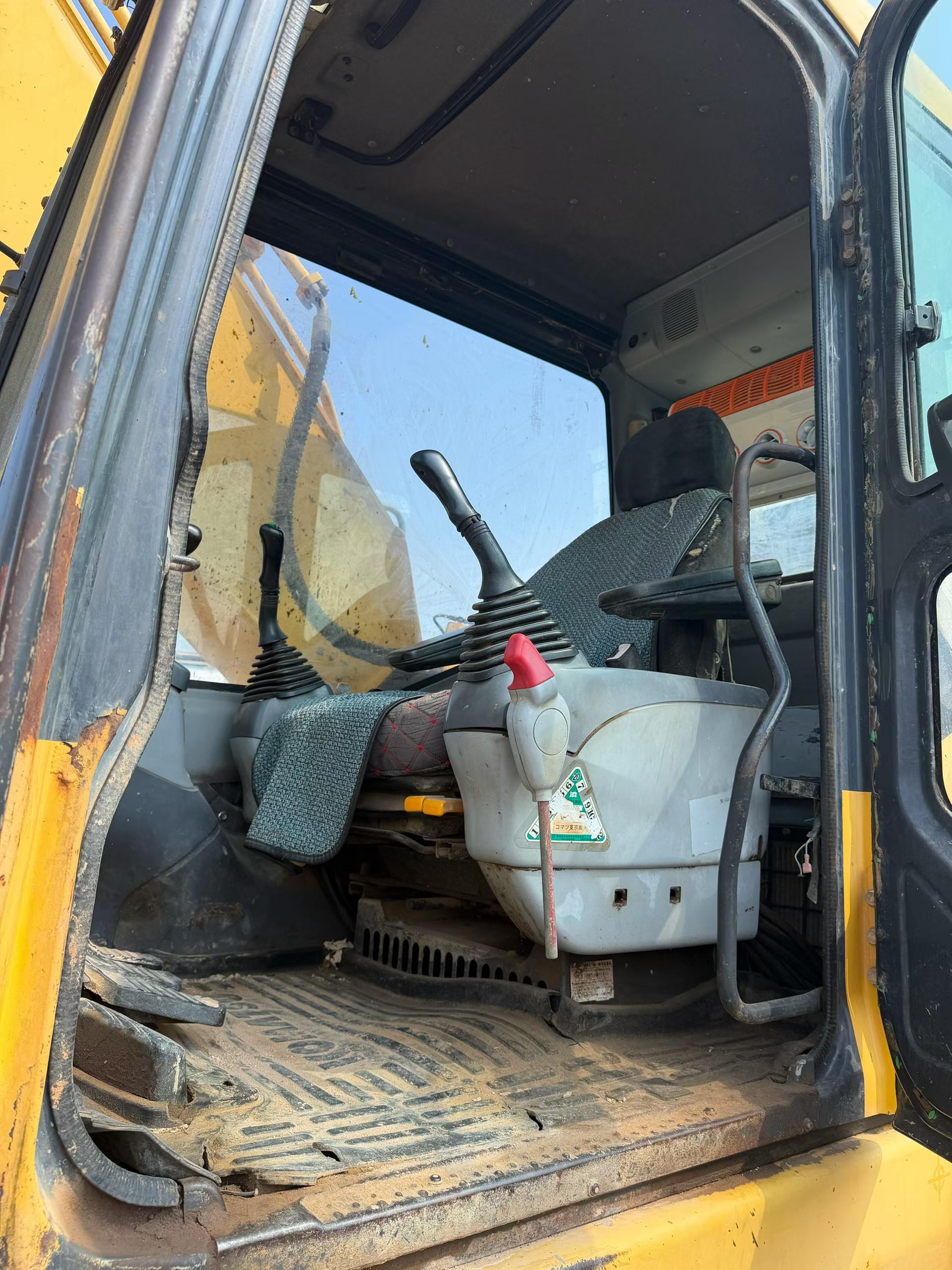 Buy Komatsu PC210-7 Used Excavator / 9 Buy Komatsu PC210-7 Used Excavator / 9