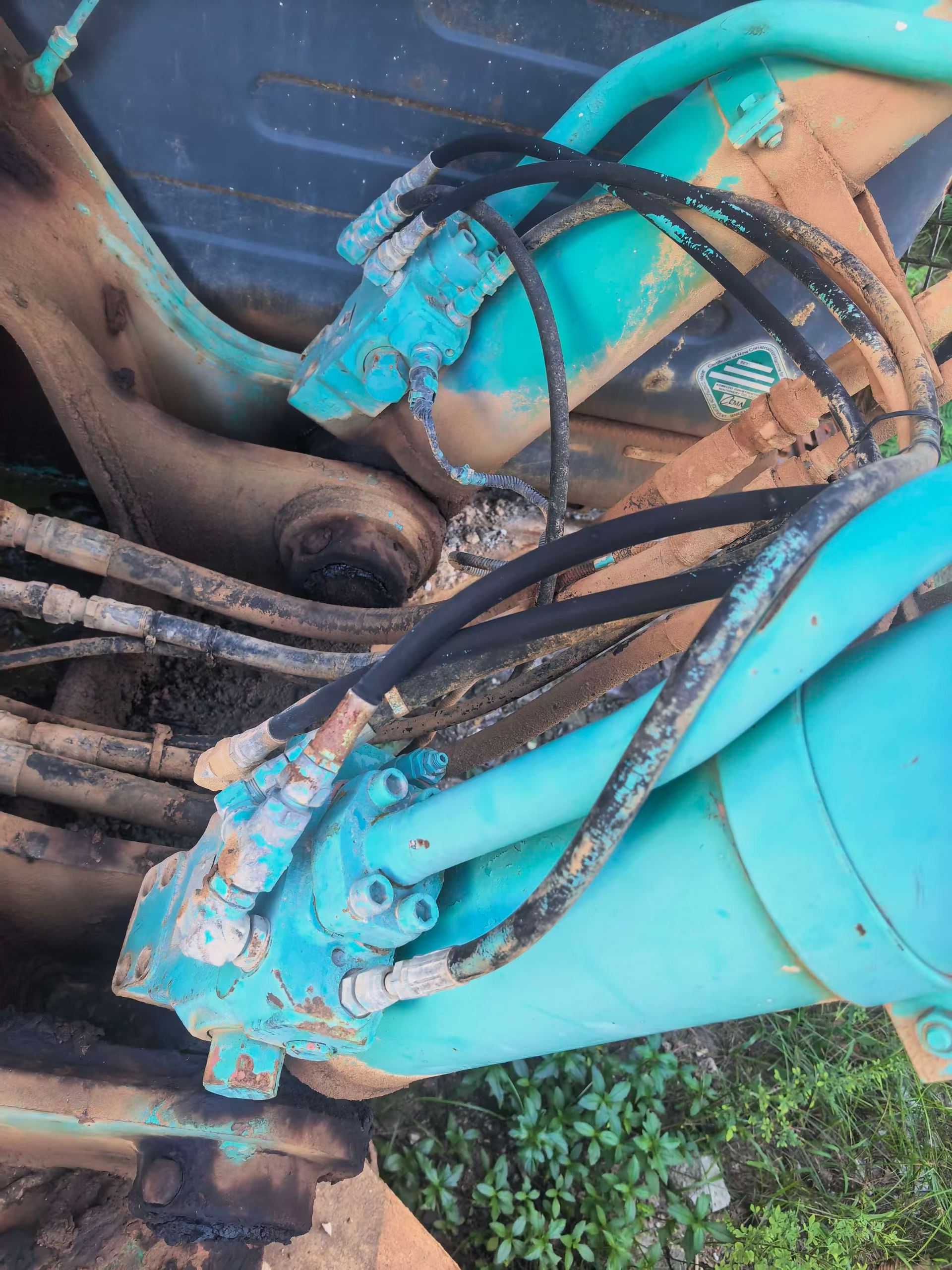 Buy Kobelco SK200-2 Used Excavator / 4 Buy Kobelco SK200-2 Used Excavator / 4