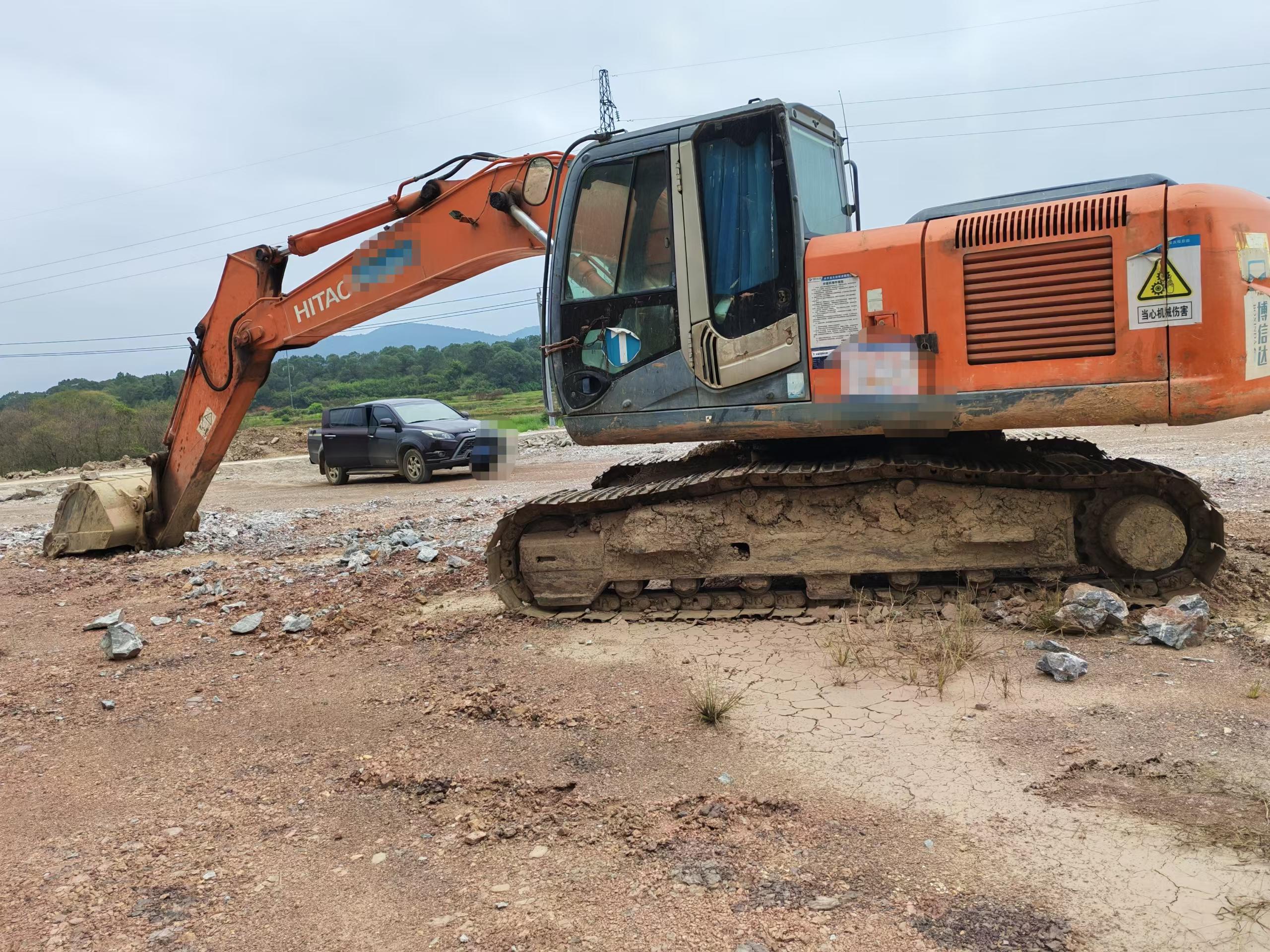 Buy Hitachi EX200-3 Used Excavator / 5 Buy Hitachi EX200-3 Used Excavator / 5