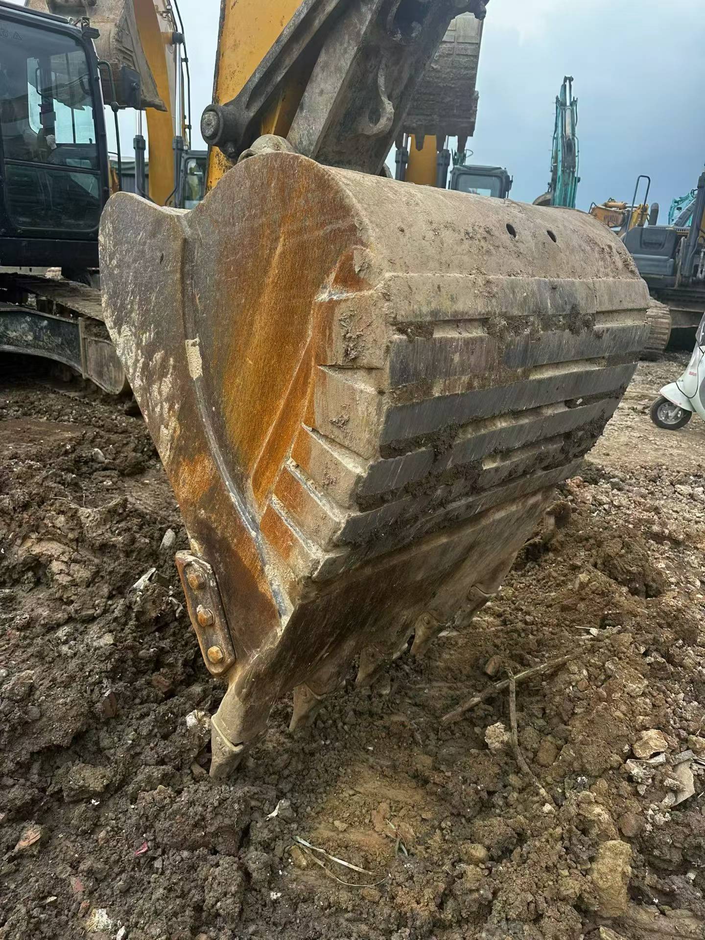 Buy Sany SY255H Used Excavator / 5 Buy Sany SY255H Used Excavator / 5