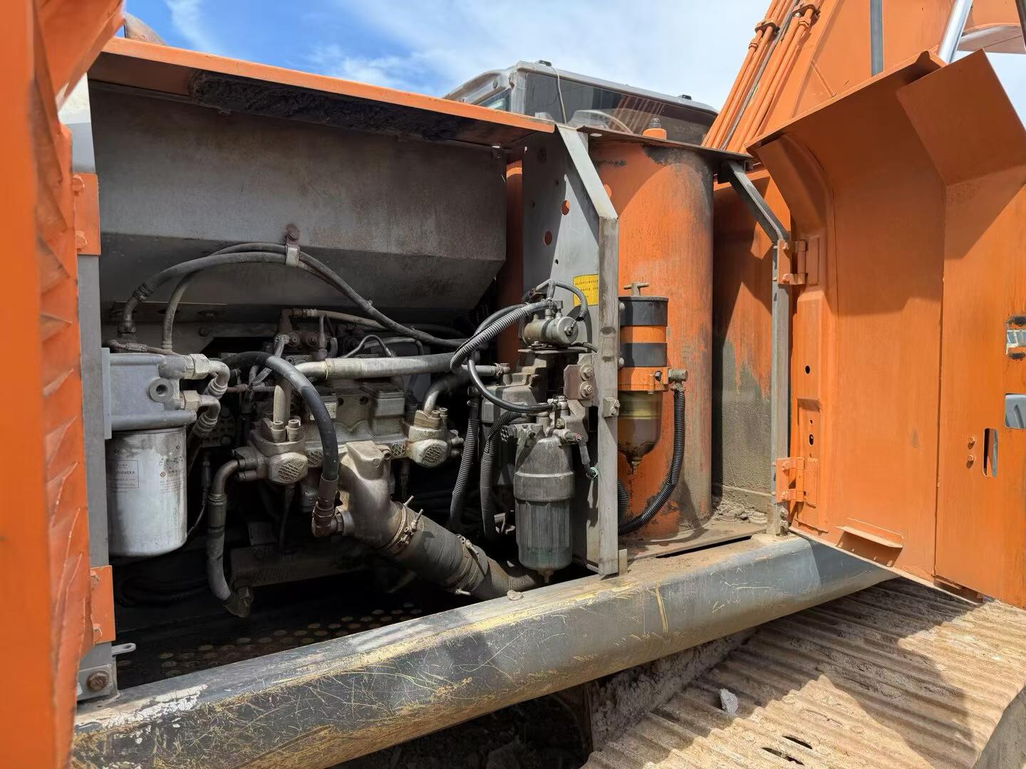 Buy Hitachi EX200-3 Used Excavator / 3