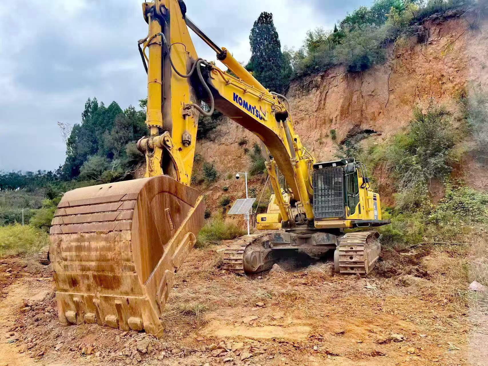 Buy Komatsu PC650LC-8E0 Used Excavator / 4 Buy Komatsu PC650LC-8E0 Used Excavator / 4