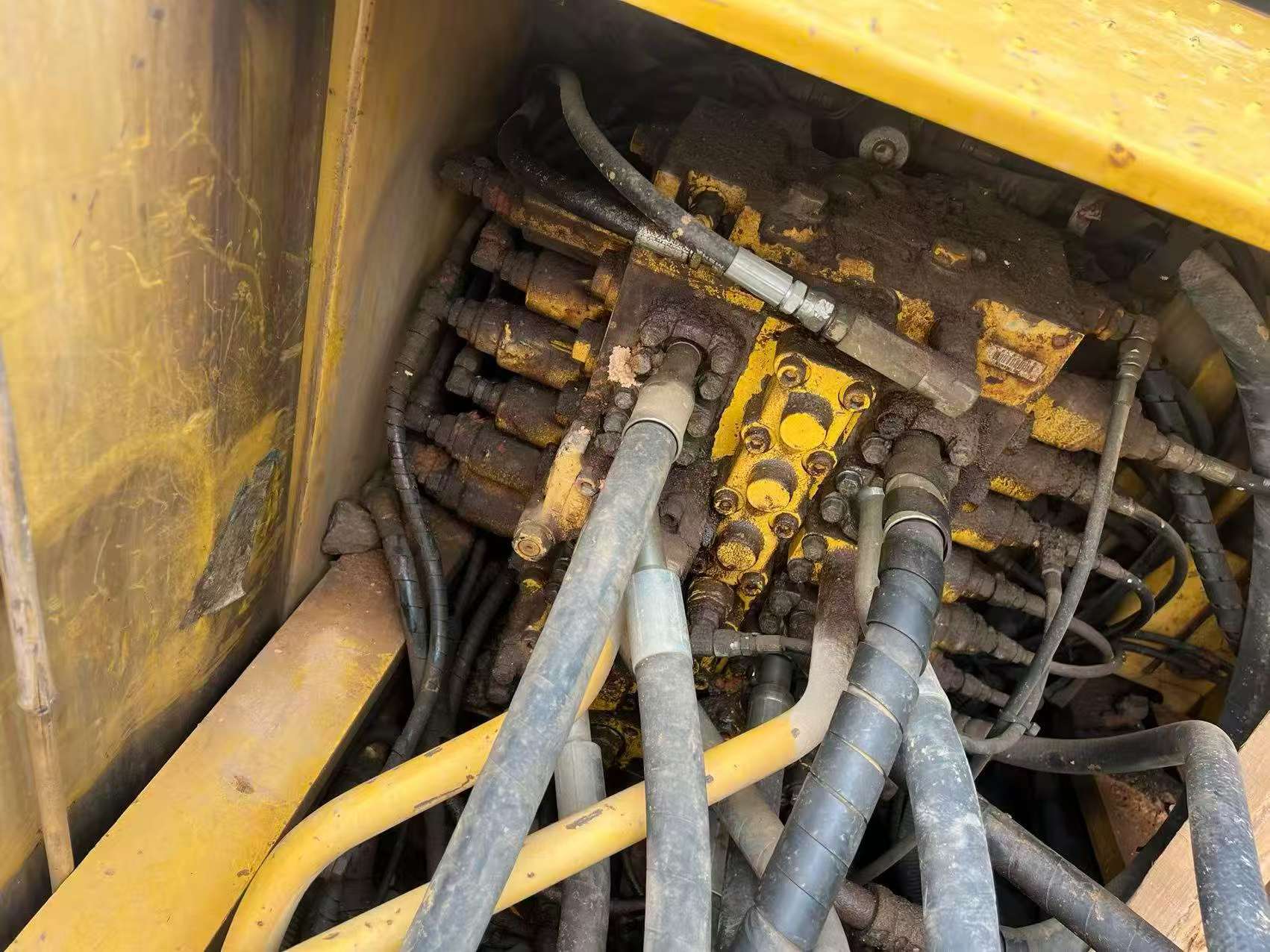 Buy Komatsu PC200-8N1 Used Excavator / 5 Buy Komatsu PC200-8N1 Used Excavator / 5