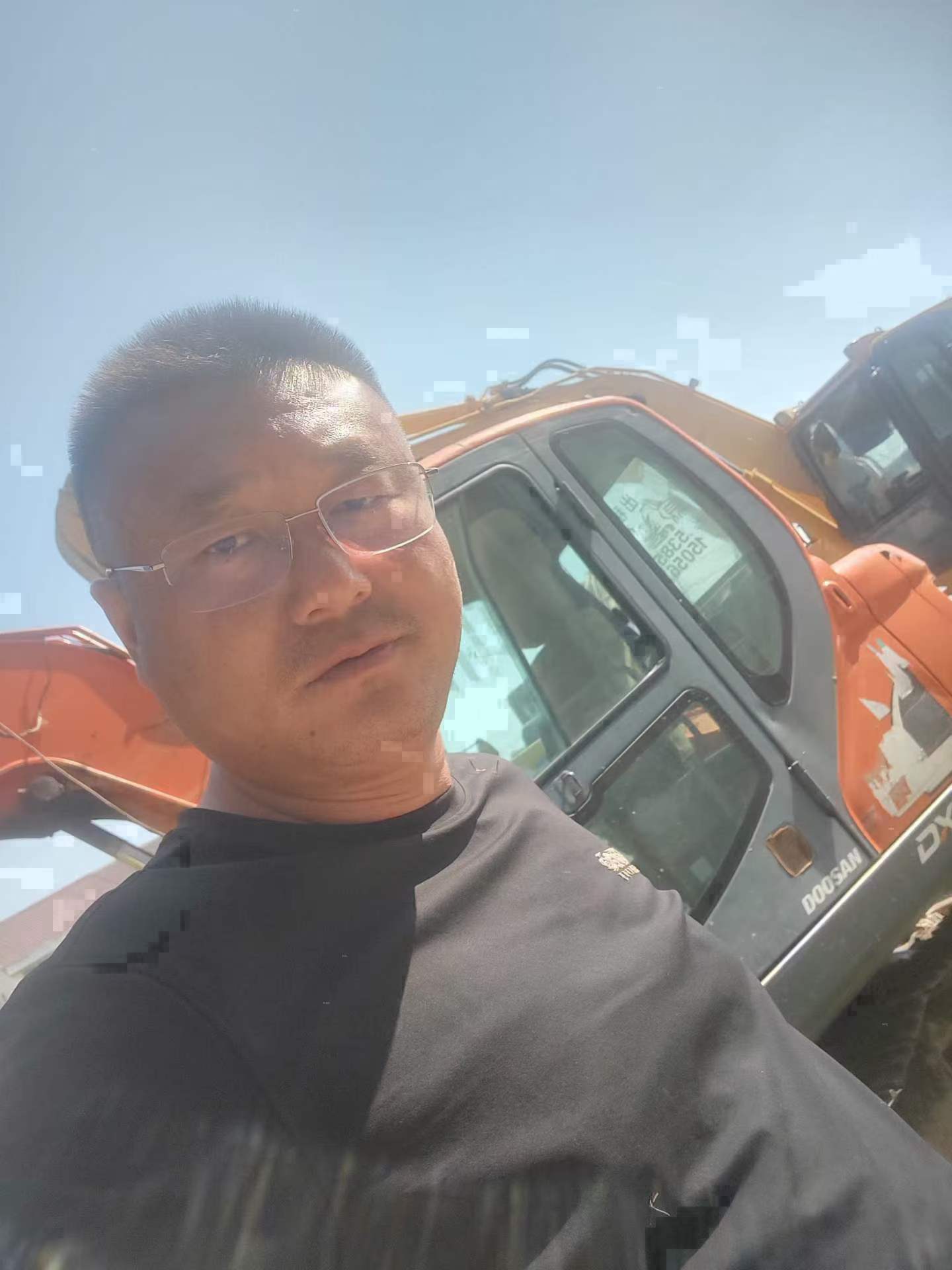 Buy Doosan DX75 Used Excavator / 1