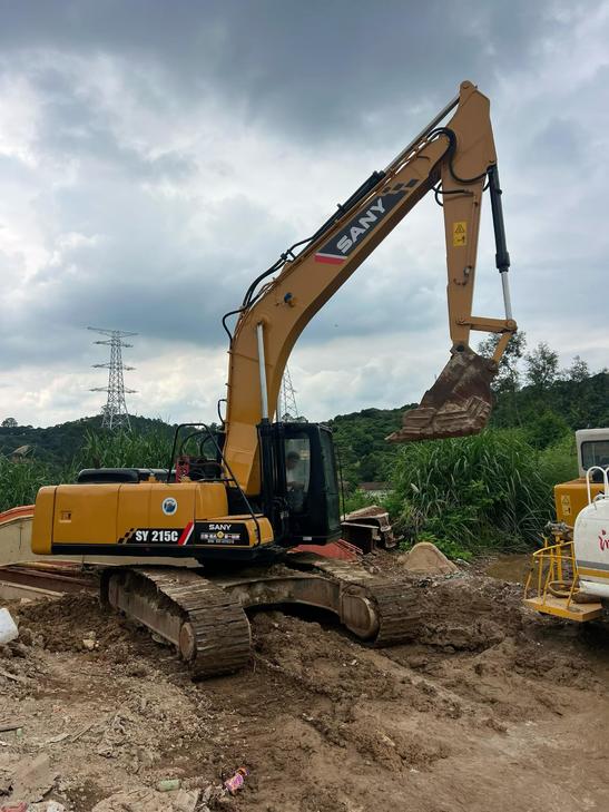 Buy Sany SY215C-8 Used Excavator / 1