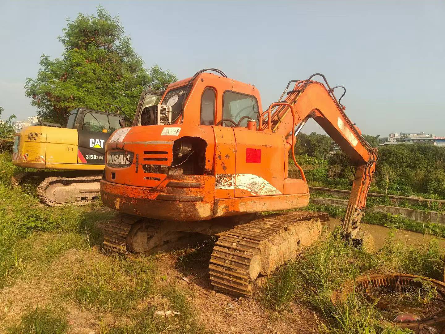 Buy Doosan DH80G Used Excavator / 1