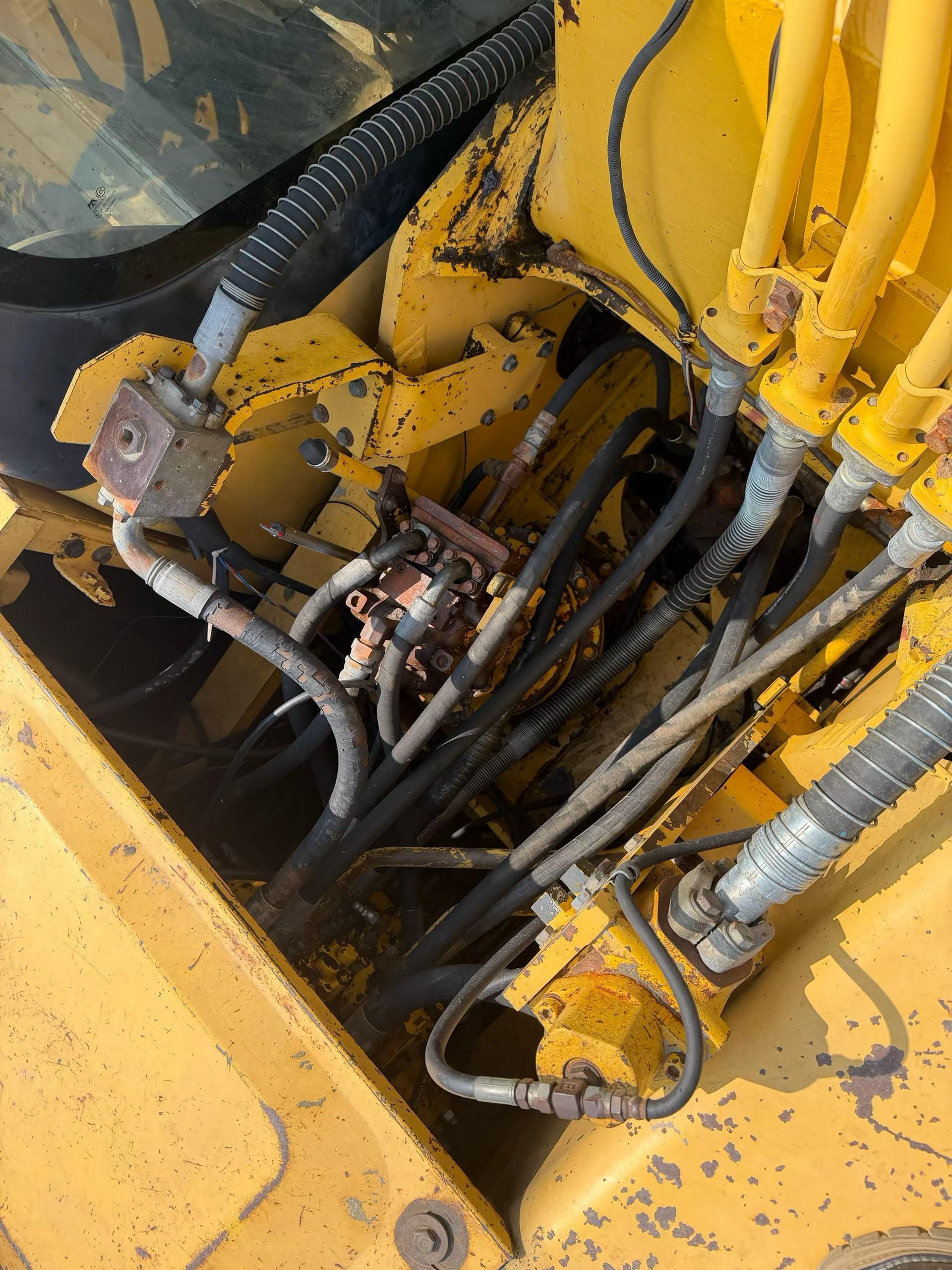 Buy Komatsu PC210-7 Used Excavator / 6 Buy Komatsu PC210-7 Used Excavator / 6