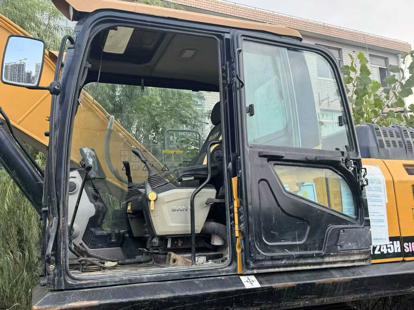 Buy Sany SY245H Used Excavator / 8 Buy Sany SY245H Used Excavator / 8