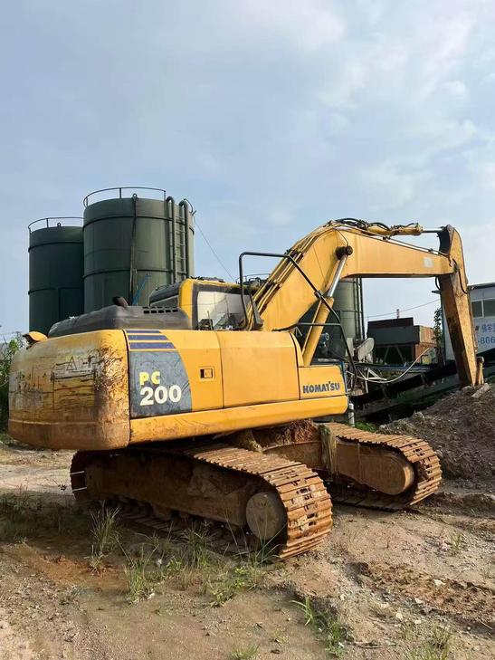 Buy Komatsu PC200-8N1 Used Excavator / 1