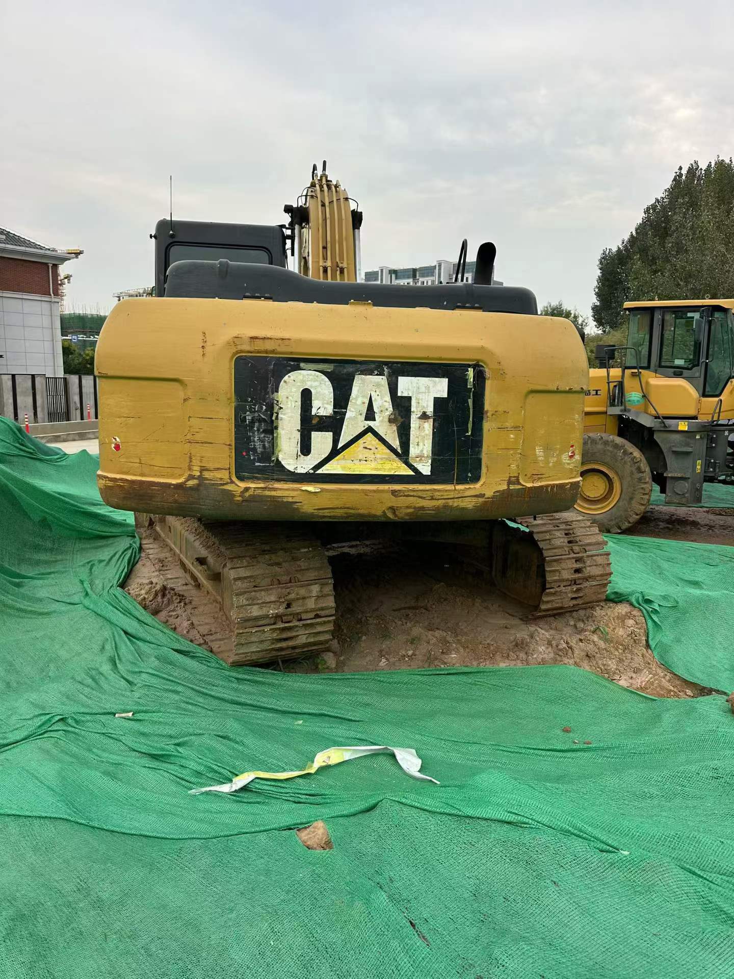 Buy Caterpillar 320D Used Excavator / 2