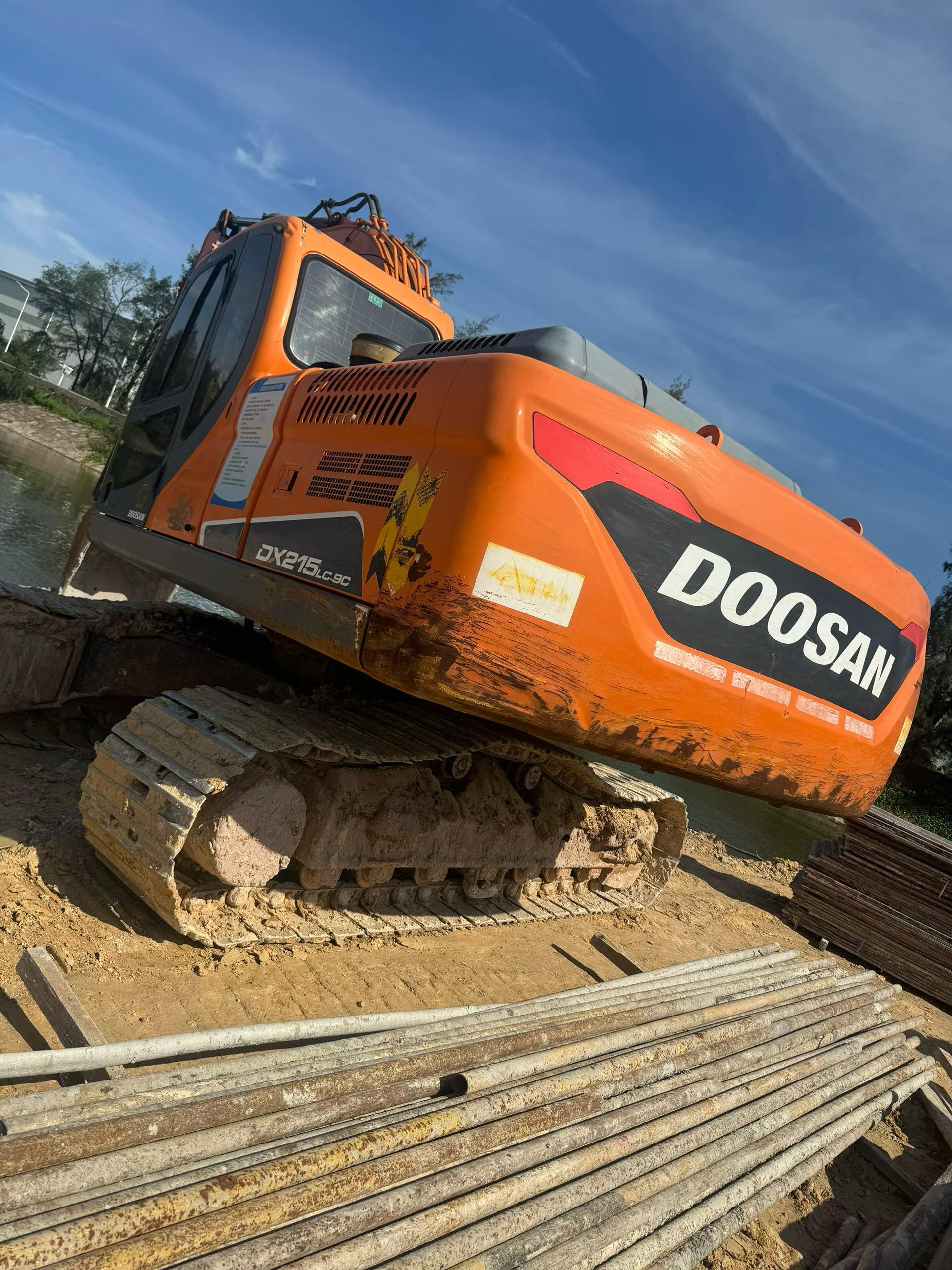 Buy Doosan DH215-7 Used Excavator / 6 Buy Doosan DH215-7 Used Excavator / 6