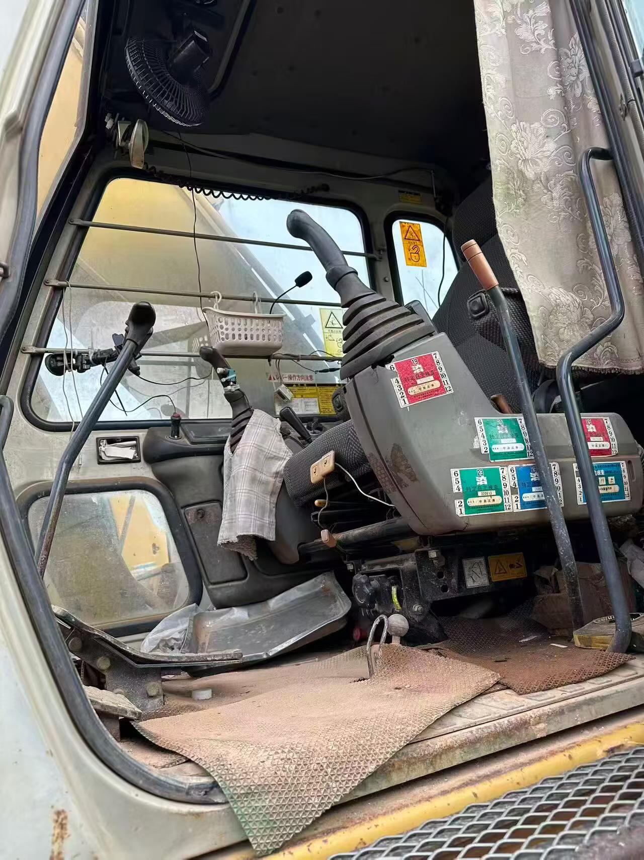 Buy Kato HD1430-7 Used Excavator / 4