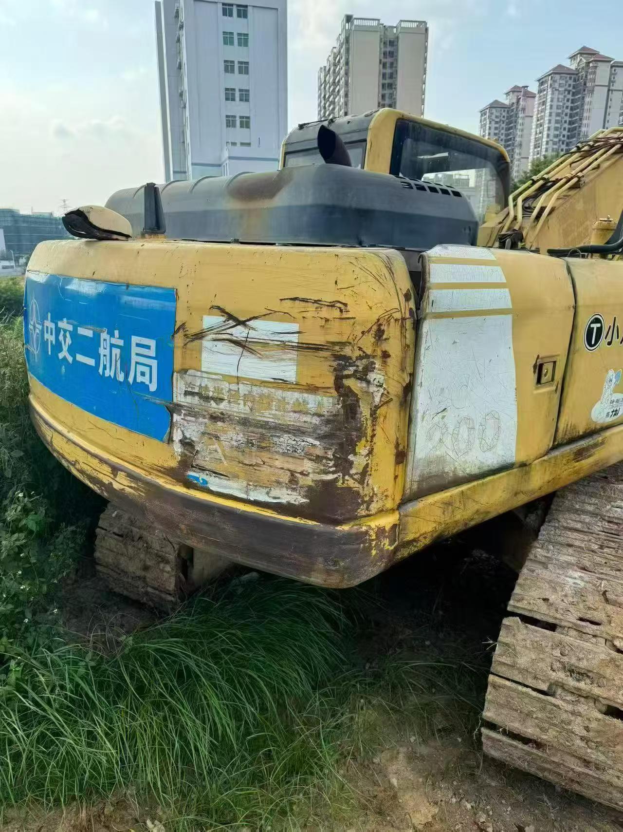 Buy Komatsu PC200-8N1 Used Excavator / 1