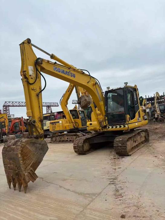 Buy Komatsu PC130-8 Used Excavator / 1